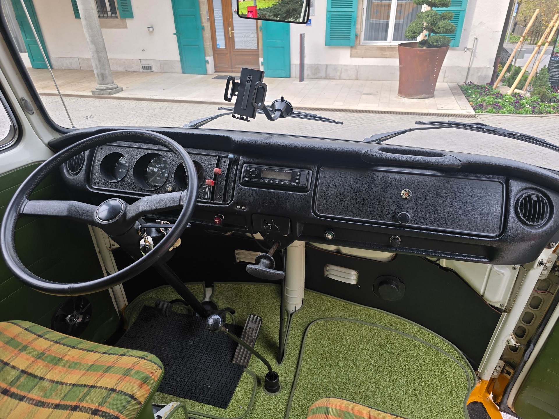 VW T2 Westfalia Helsinki-image-12