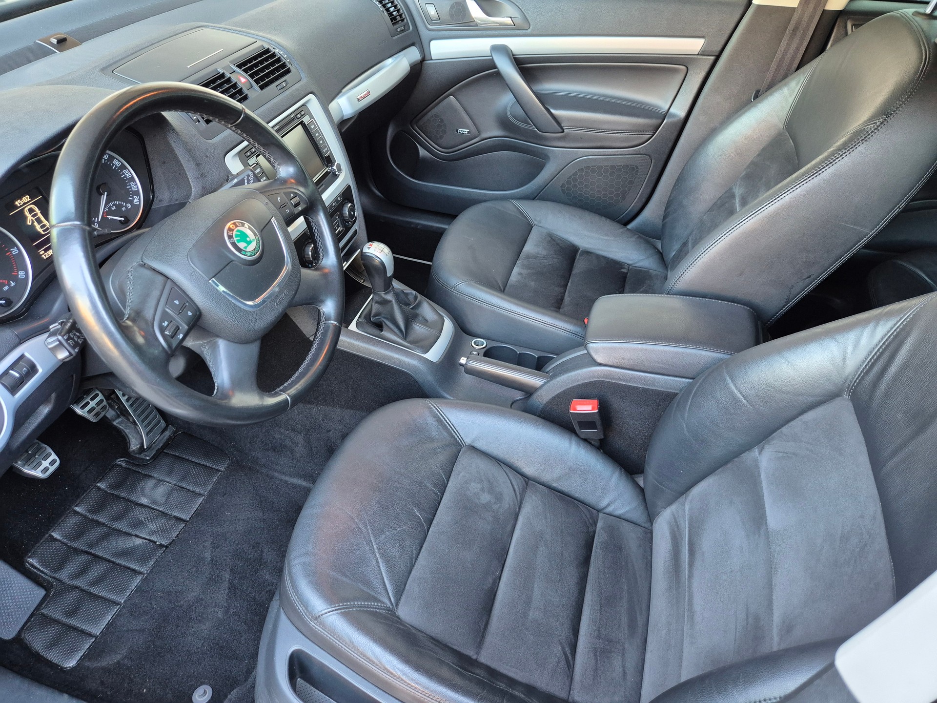 SKODA Octavia Combi 1.8 TSI Scout 4x4-image-6