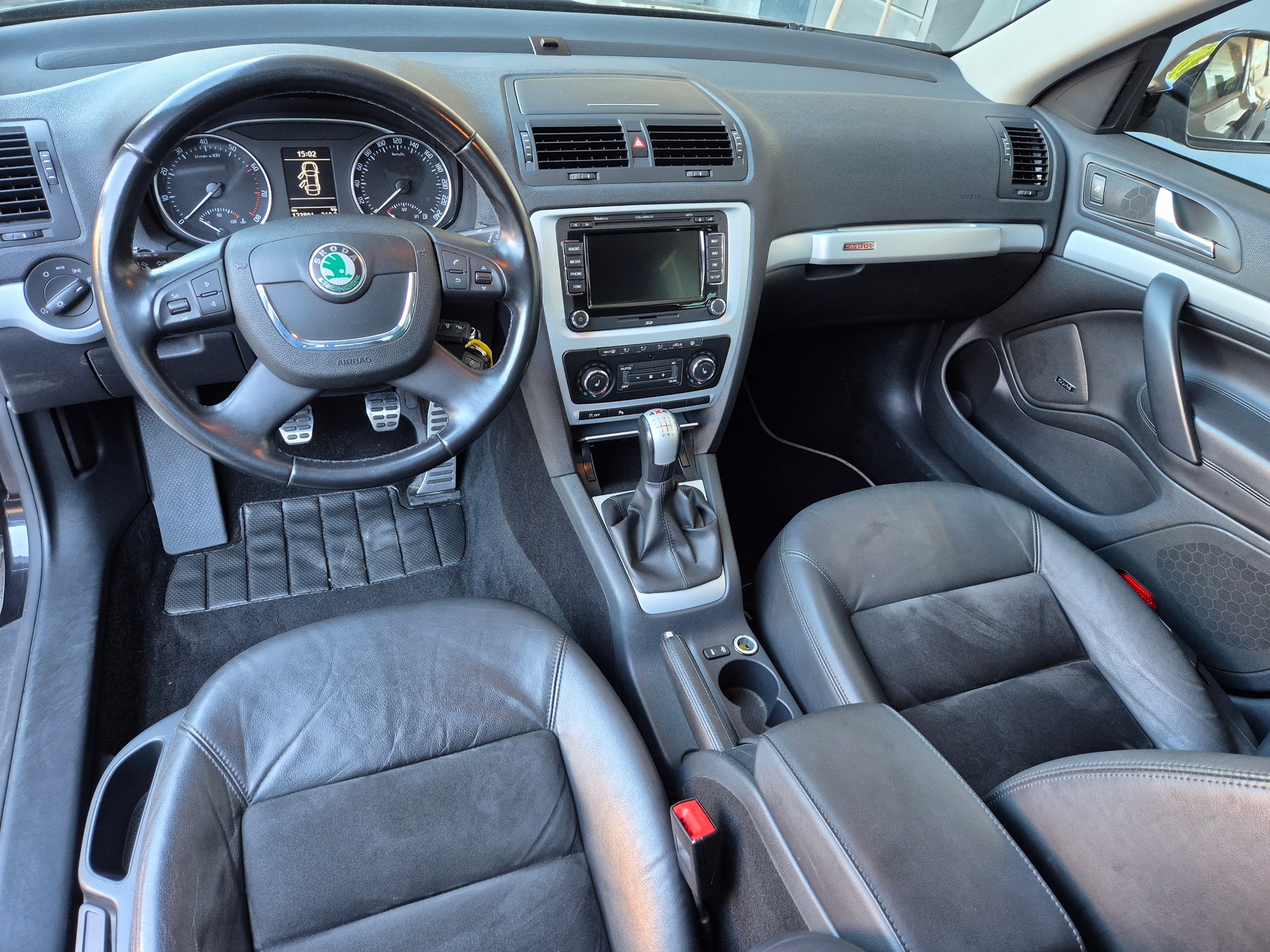SKODA Octavia Combi 1.8 TSI Scout 4x4-image-5