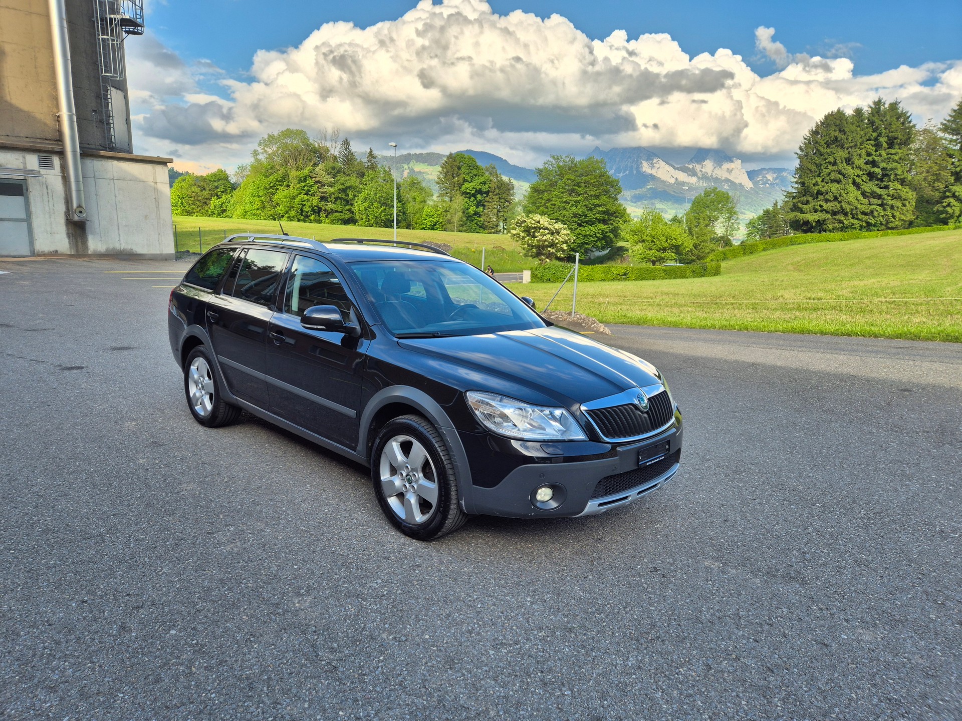 SKODA Octavia Combi 1.8 TSI Scout 4x4-image-3