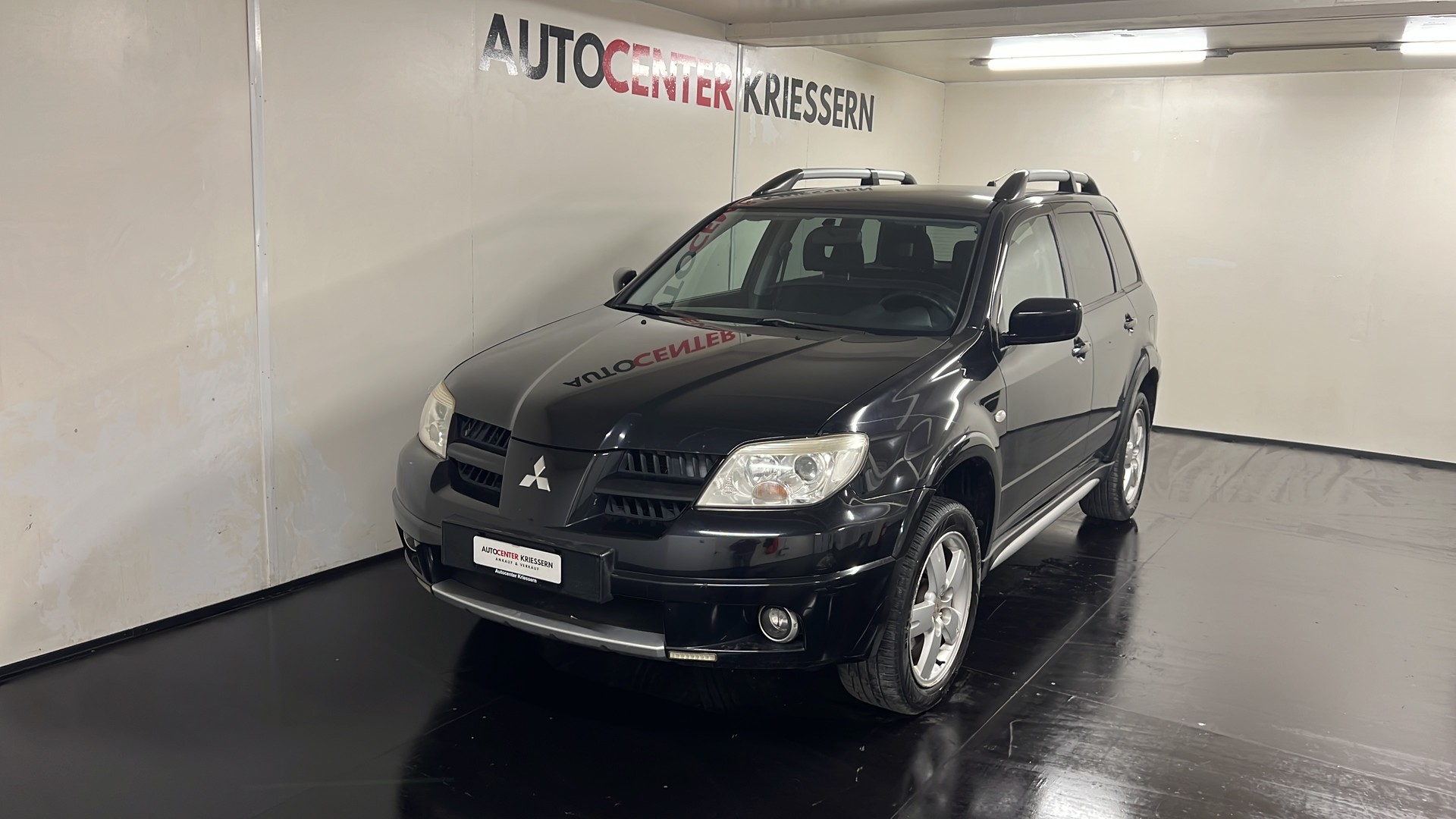 MITSUBISHI Outlander 2.0 16V Celebration 30-image-1