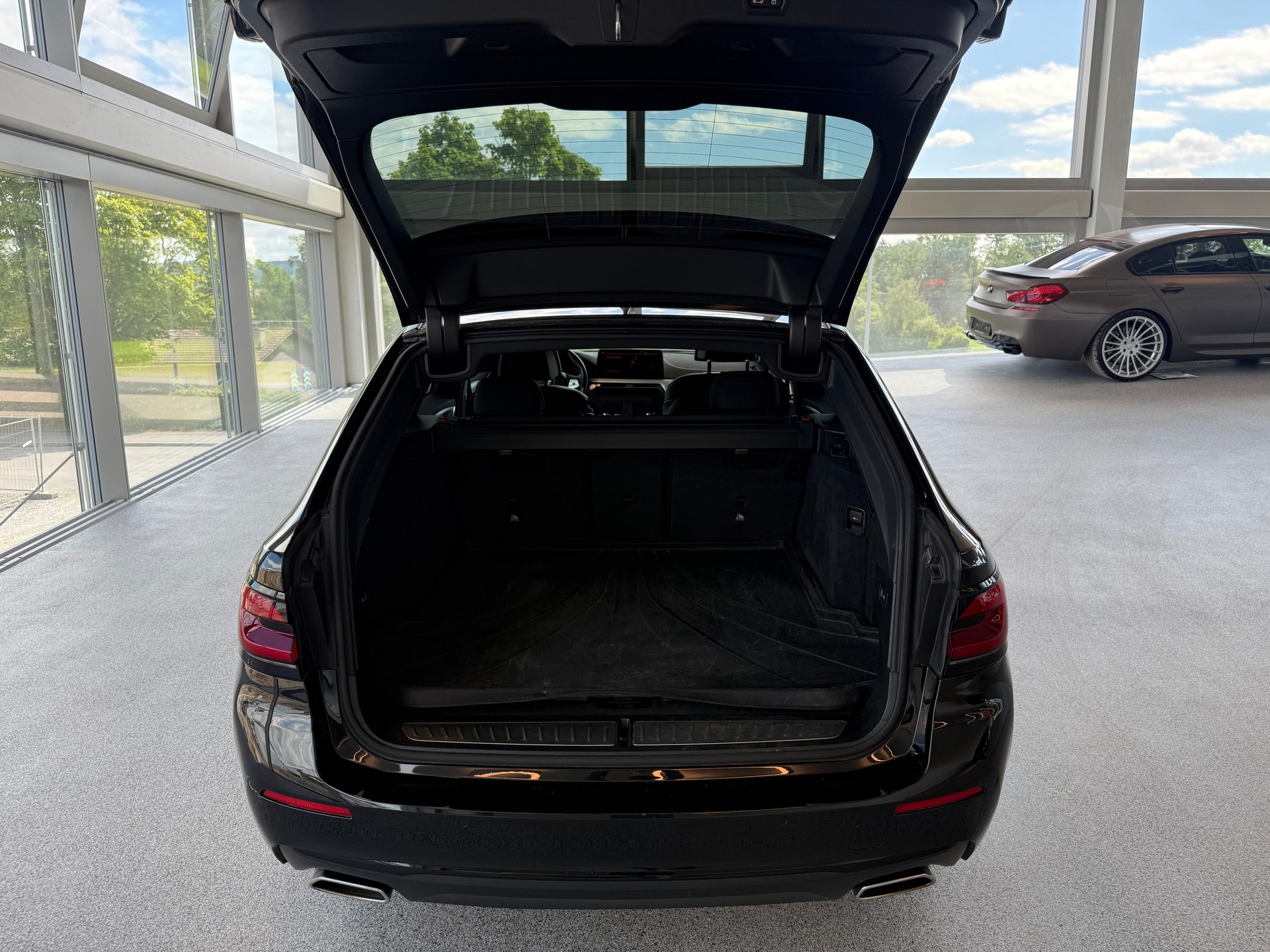 BMW 520d 48V Touring Steptronic-image-13