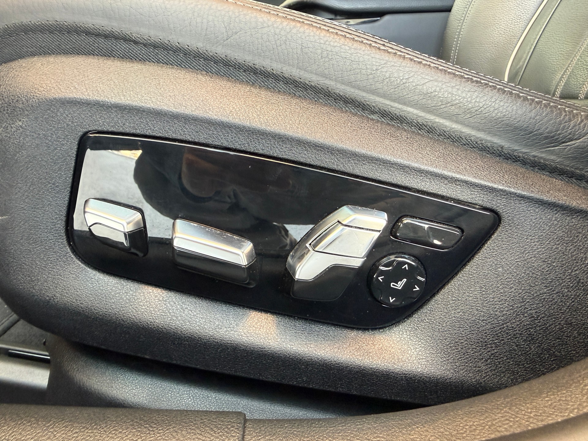 BMW 520d 48V Touring Steptronic-image-8