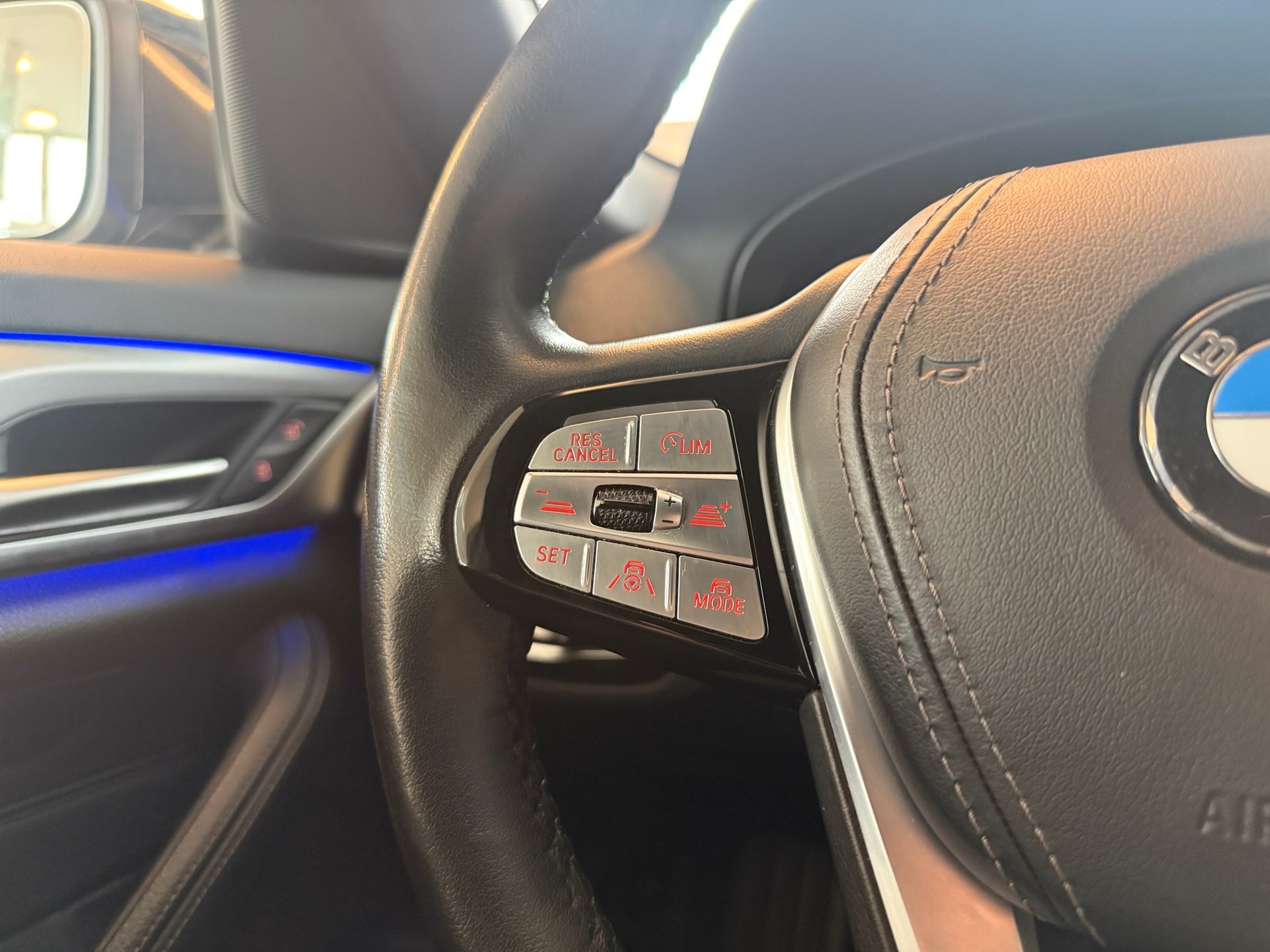 BMW 520d 48V Touring Steptronic-image-19