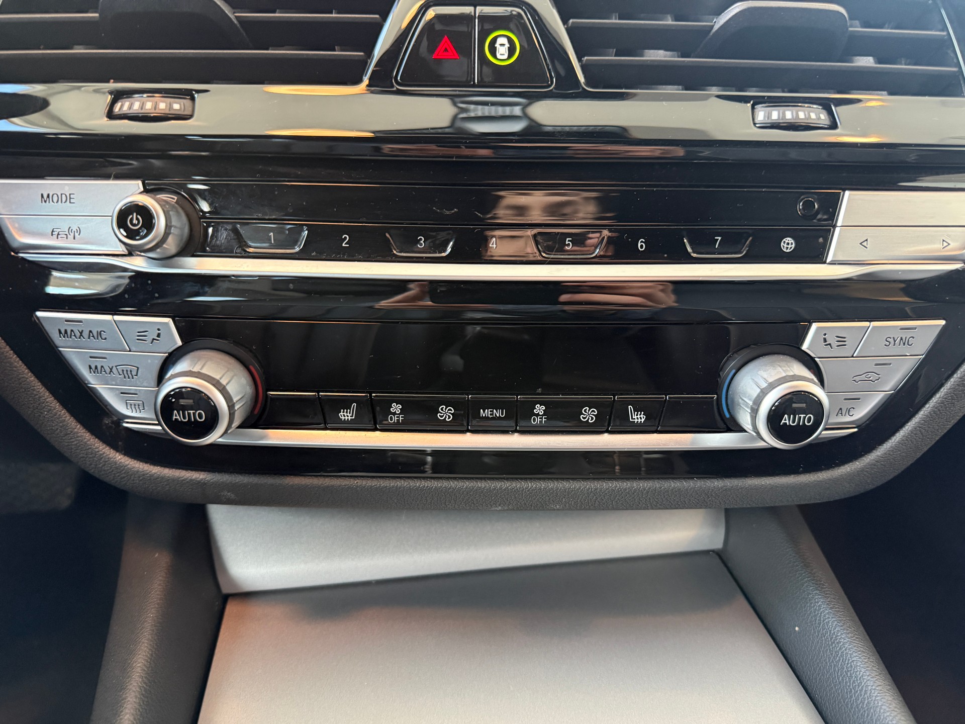BMW 520d 48V Touring Steptronic-image-17