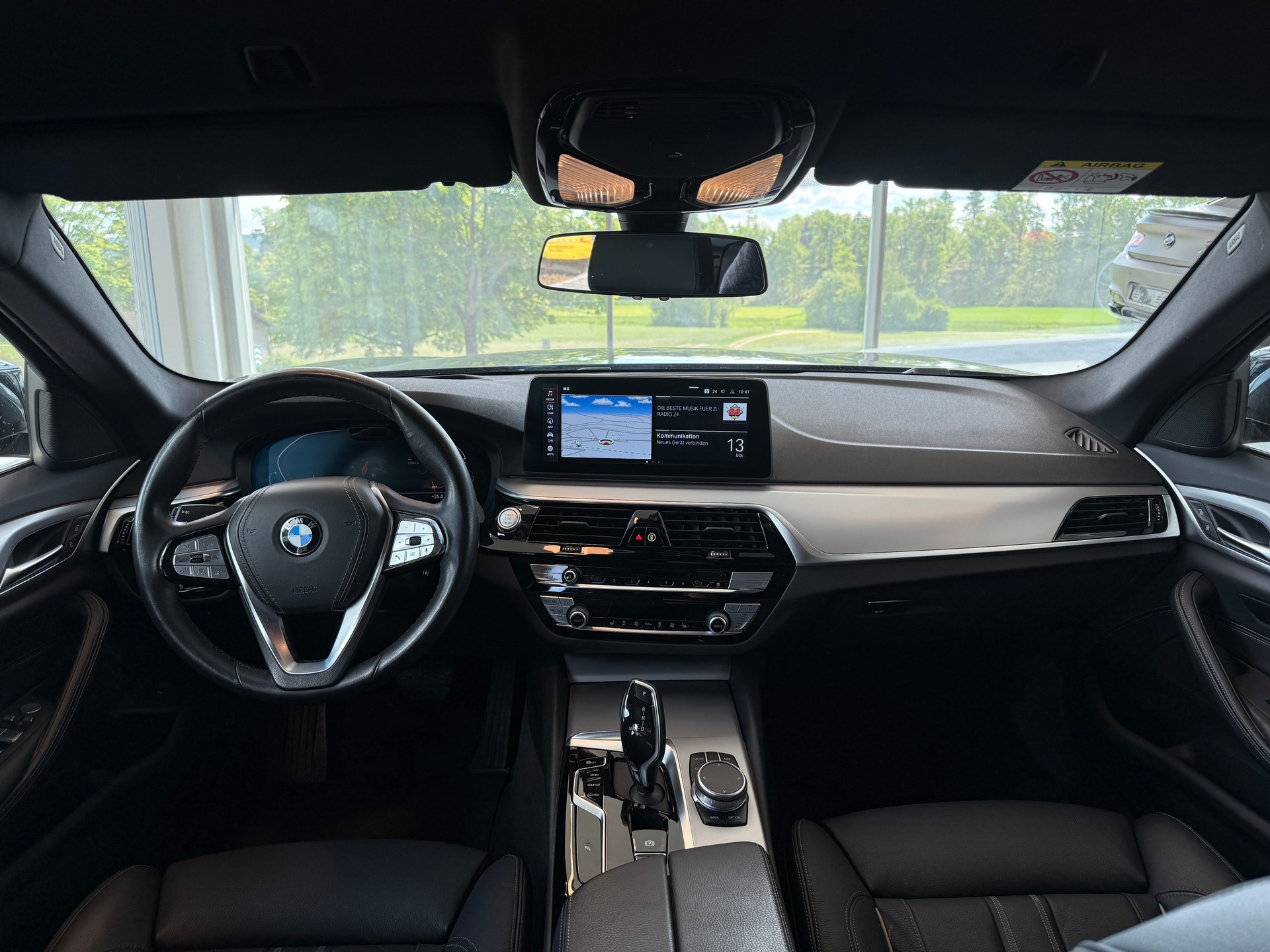 BMW 520d 48V Touring Steptronic-image-14