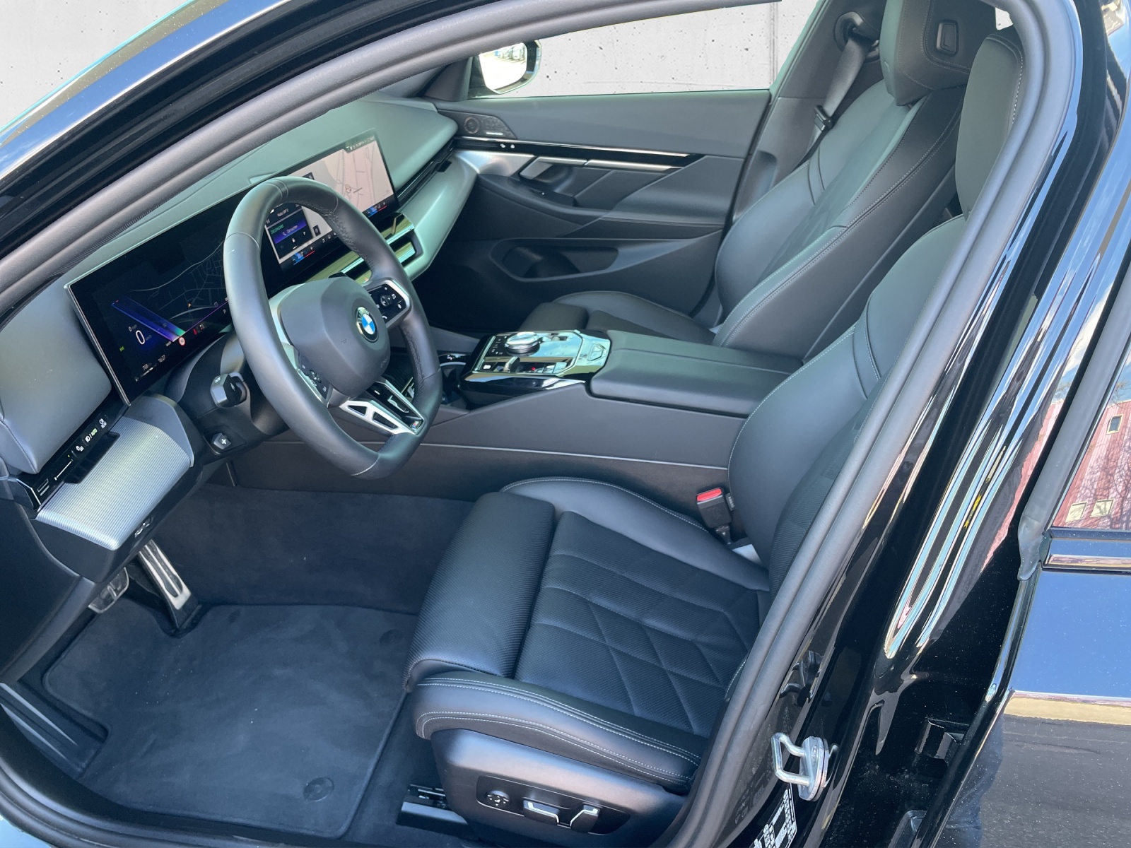 BMW 520d xDr 48V Tour M Sport-image-9