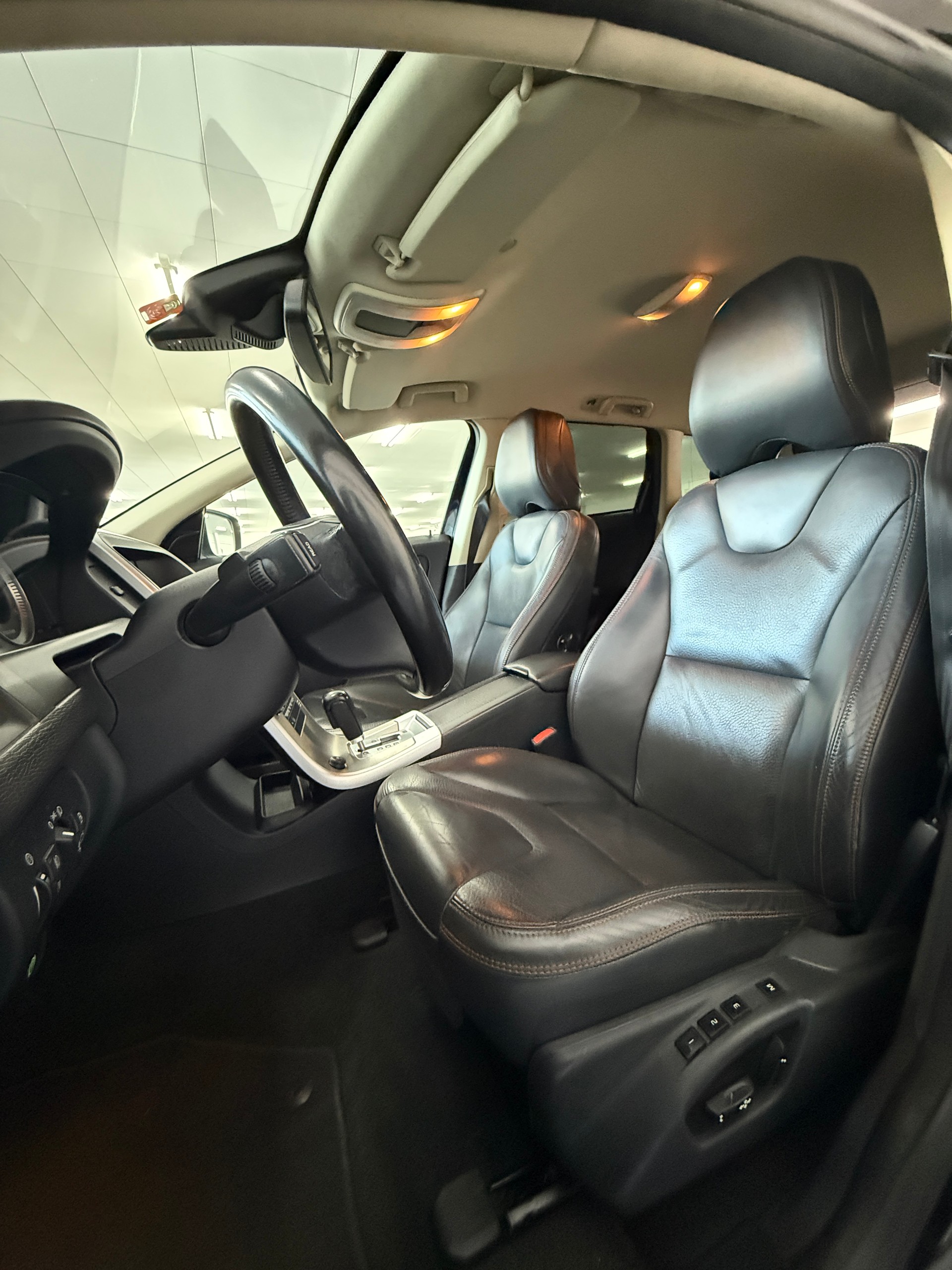 VOLVO XC60 2.4D AWD Geartronic-image-7