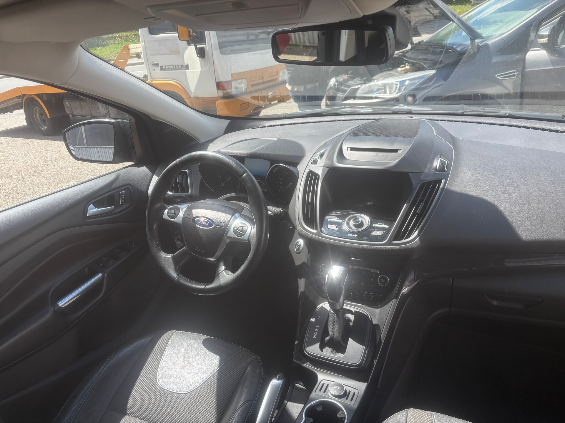 FORD Kuga 2.0 TDCi Carving 4WD PowerShift-image-3