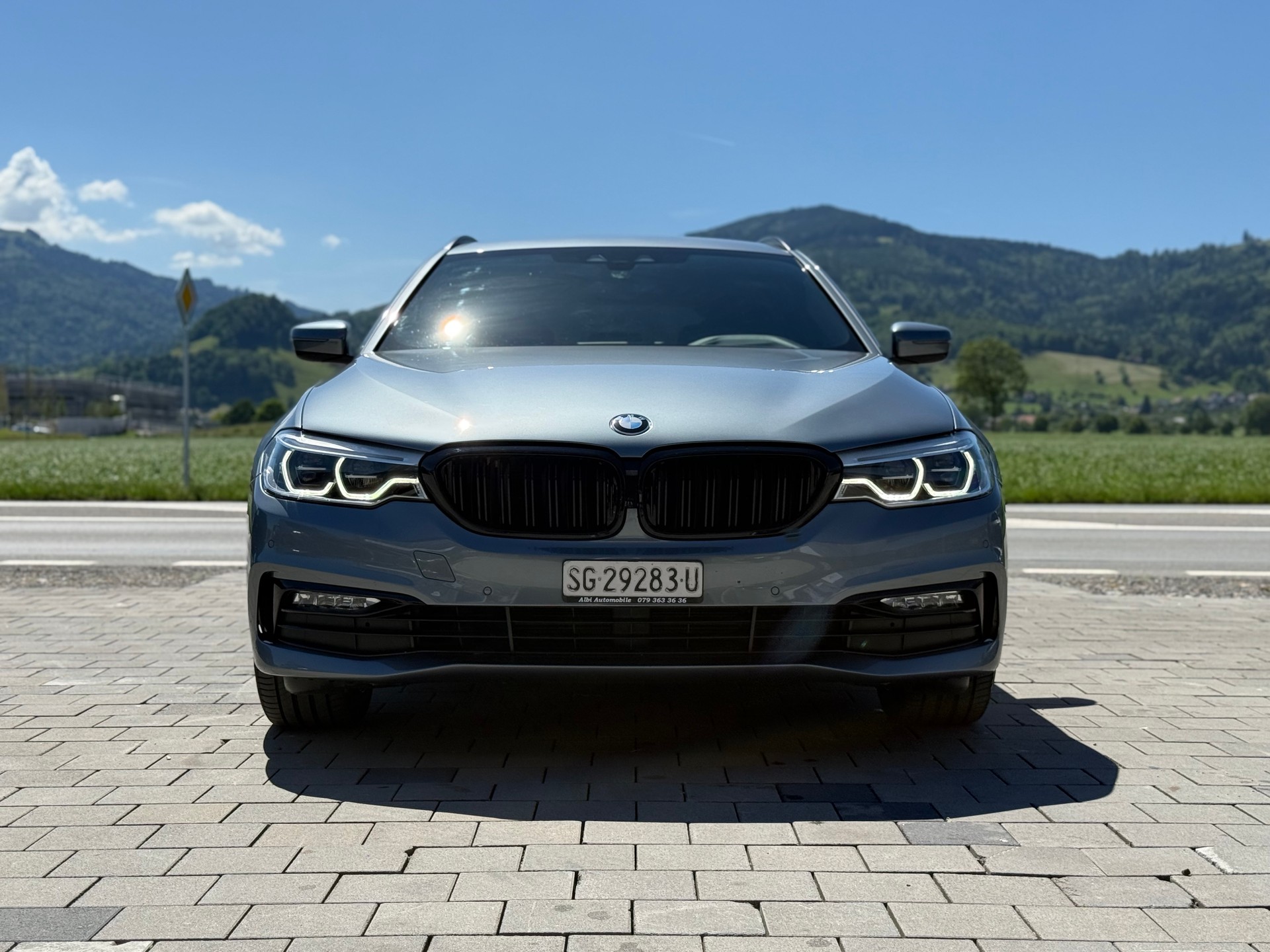 BMW 520d xDrive Touring Sport Line Steptronic-image-2