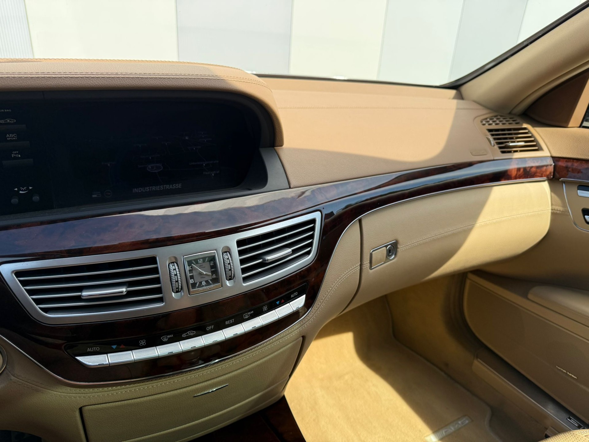 MERCEDES-BENZ S 63 AMG L 7G-Tronic-image-10