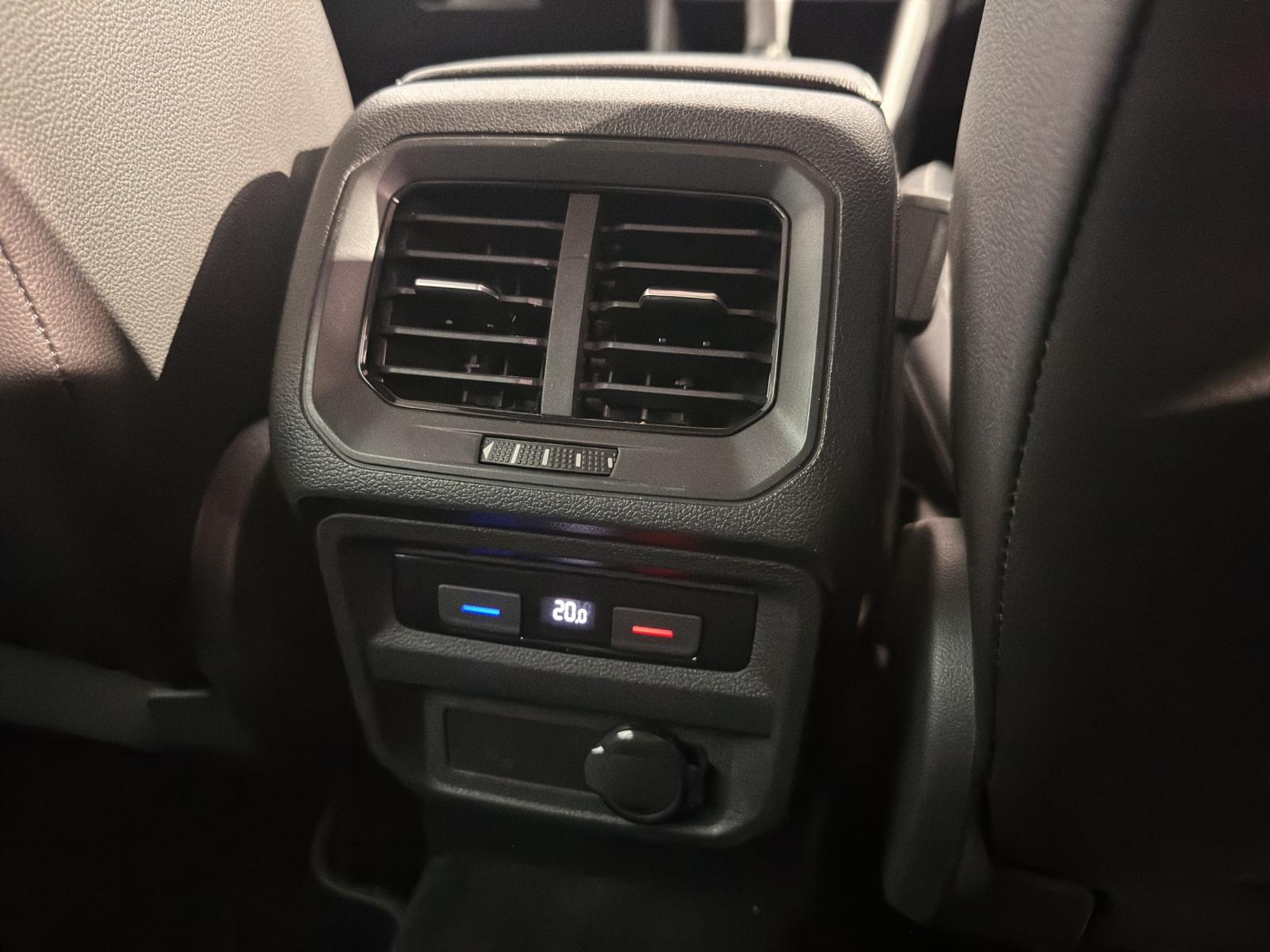 VW Tiguan 2.0TSI R-Line 4Motion DSG-image-11
