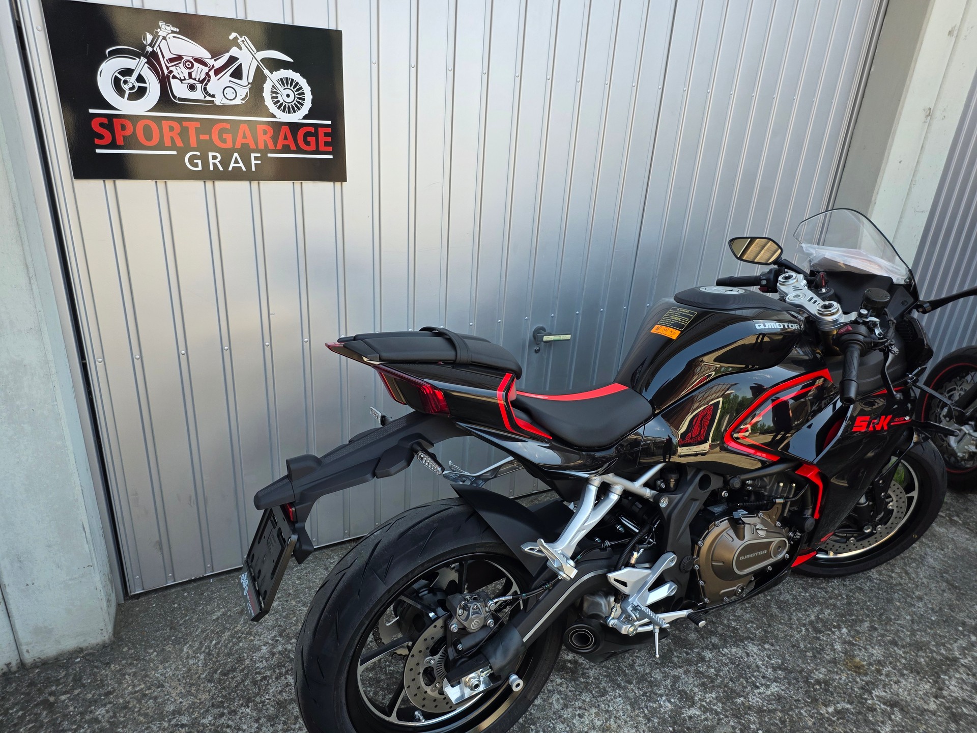 QJ Srk 421RR Supersport-showroom-element-3
