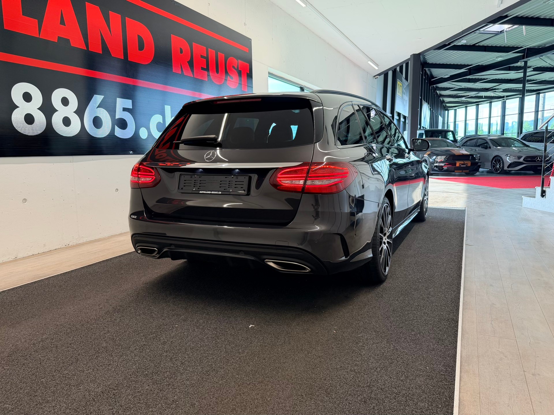 MERCEDES-BENZ C 300 AMG Line 4Matic 9G-Tronic-image-6