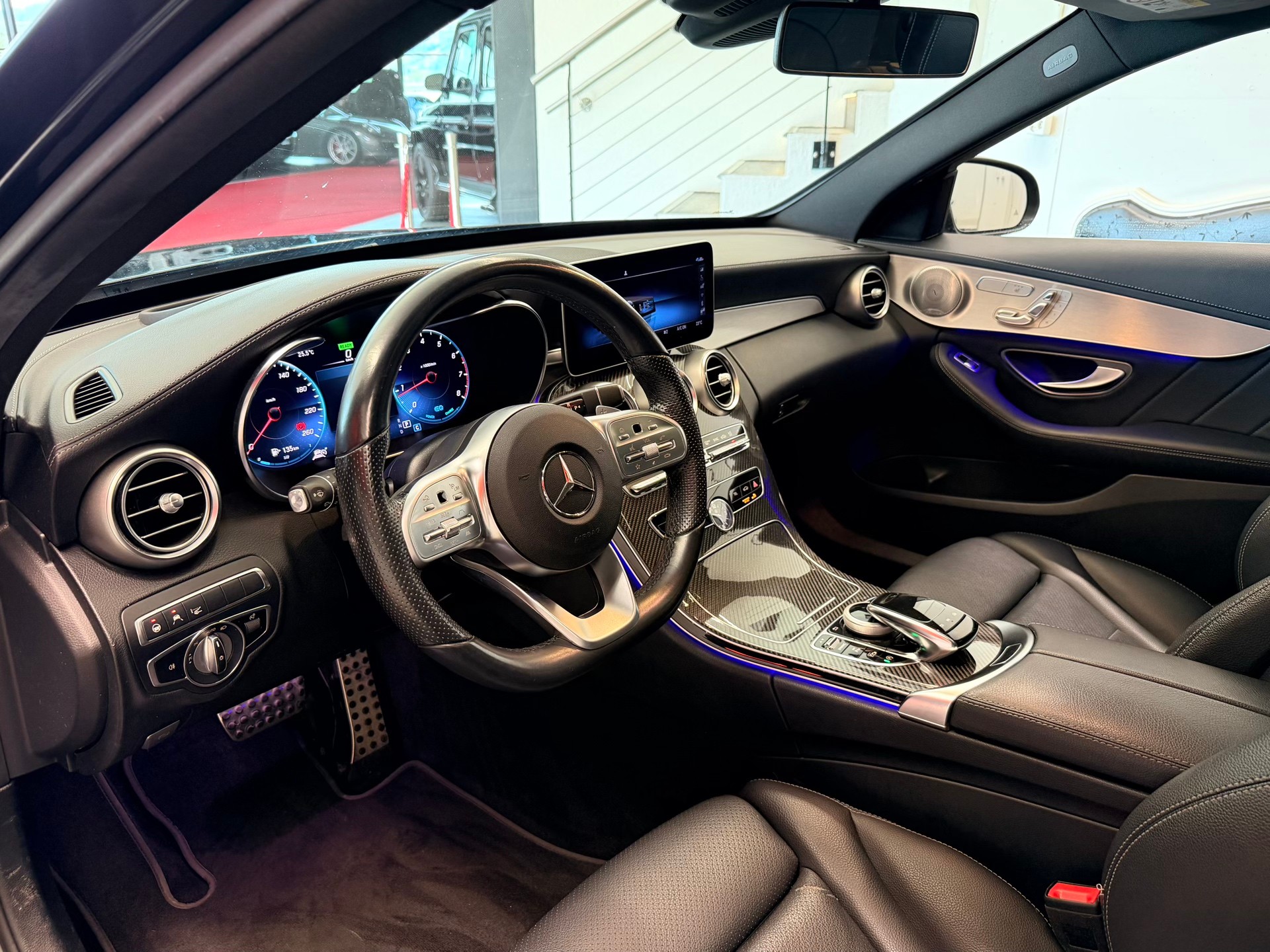 MERCEDES-BENZ C 300 AMG Line 4Matic 9G-Tronic-image-11