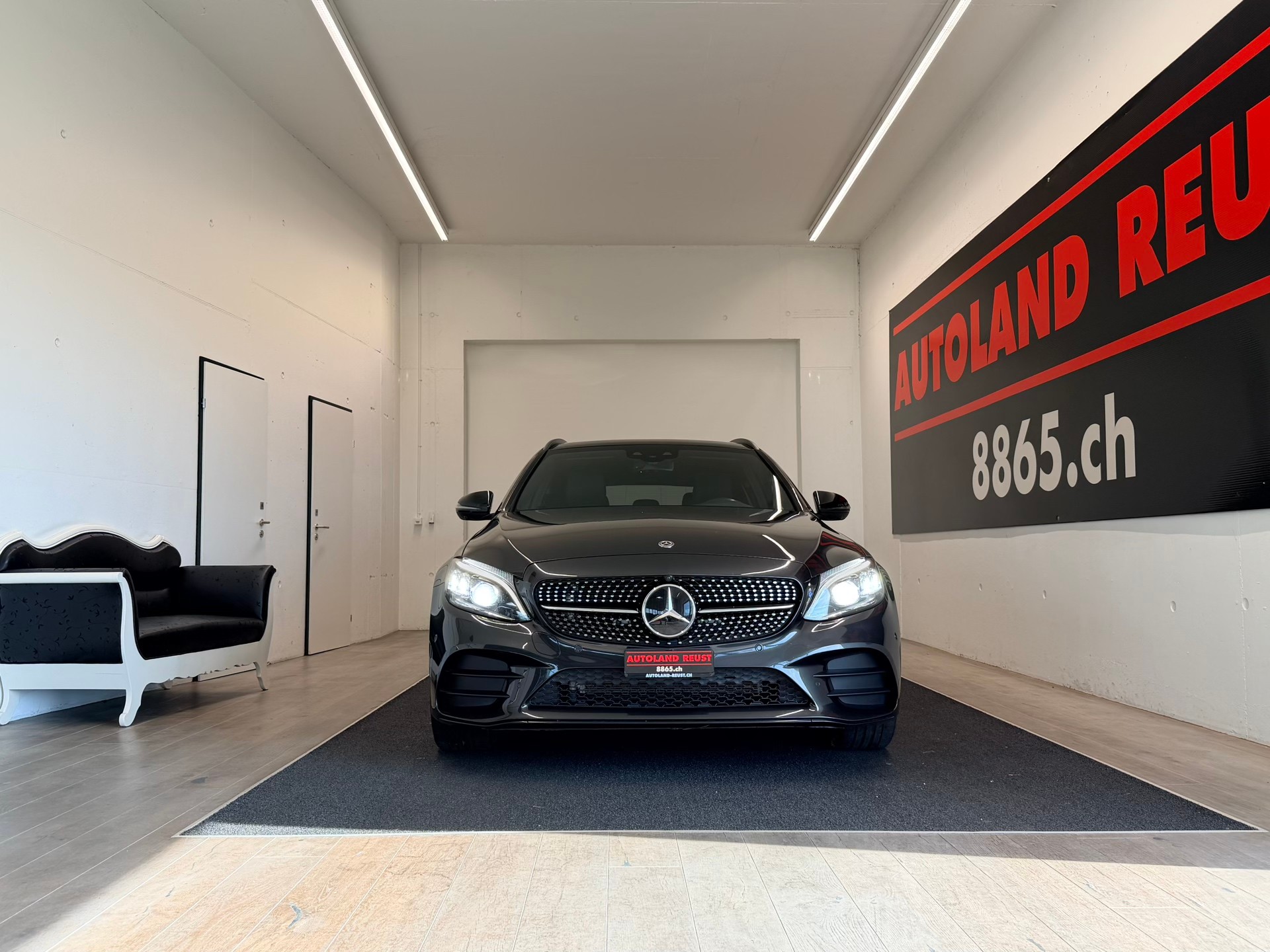 MERCEDES-BENZ C 300 AMG Line 4Matic 9G-Tronic-showroom-element-1