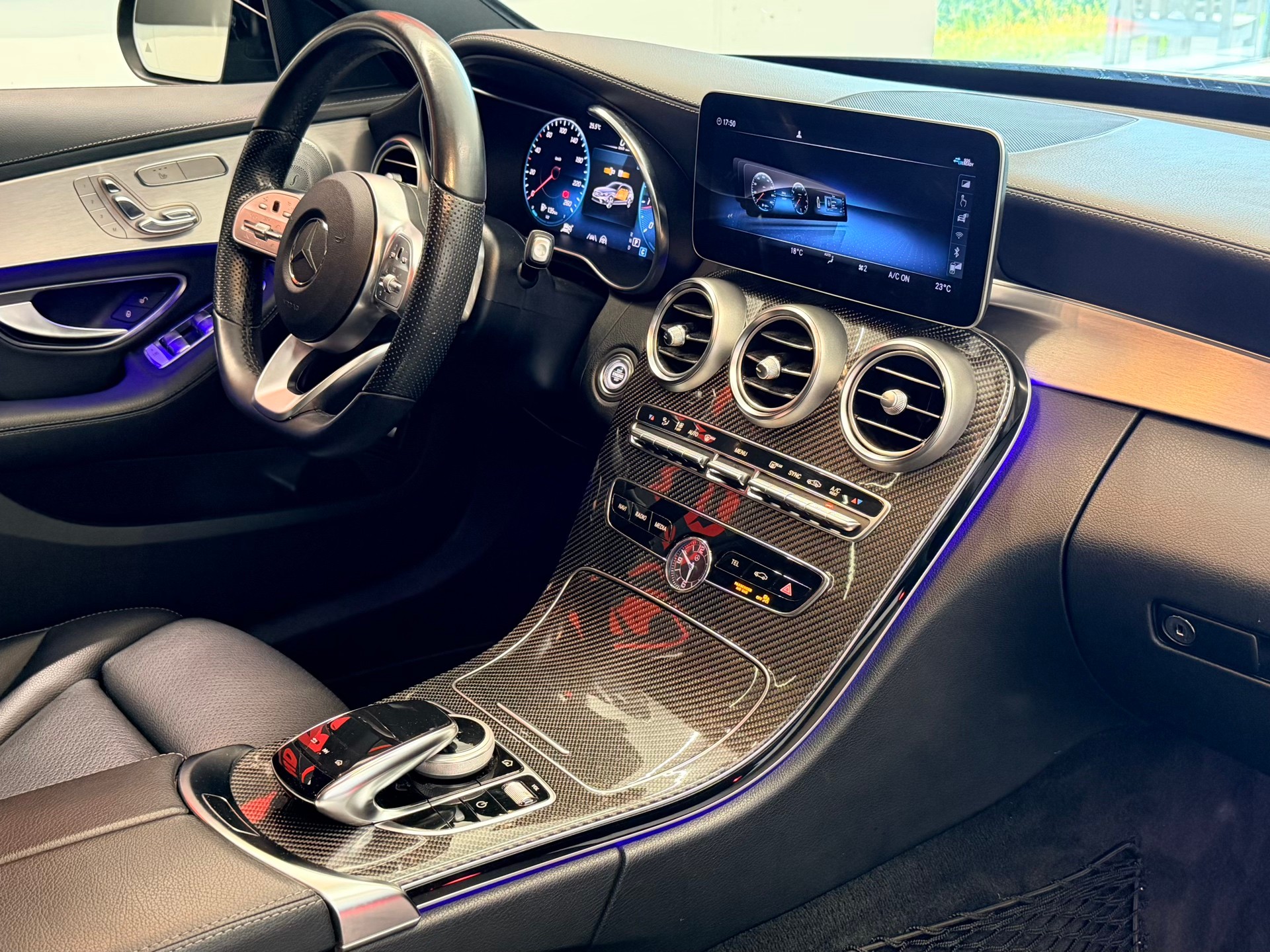 MERCEDES-BENZ C 300 AMG Line 4Matic 9G-Tronic-image-20