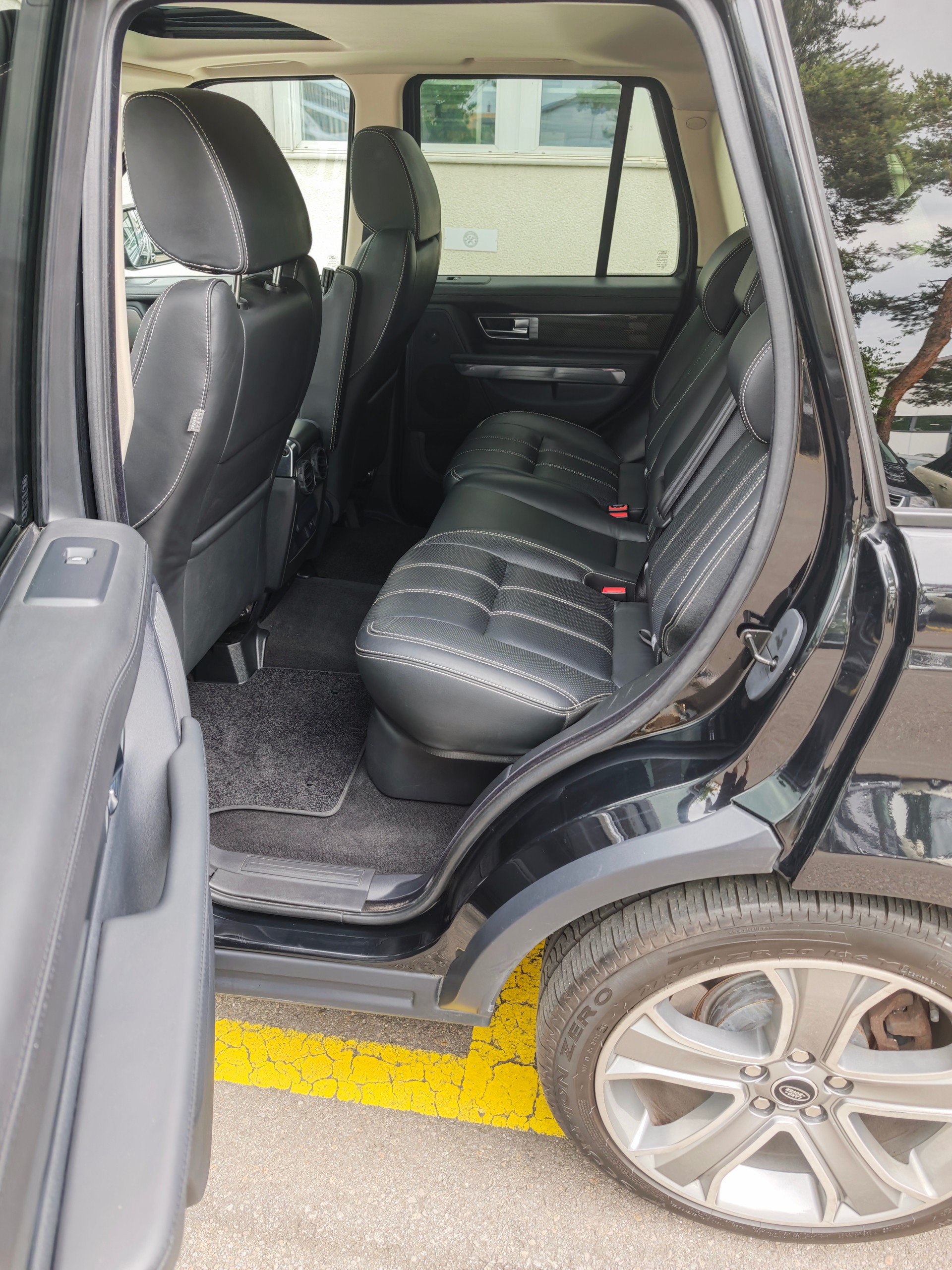 LAND ROVER Range Rover Sport 3.0 TDV6 Zermatt Automatic-image-8
