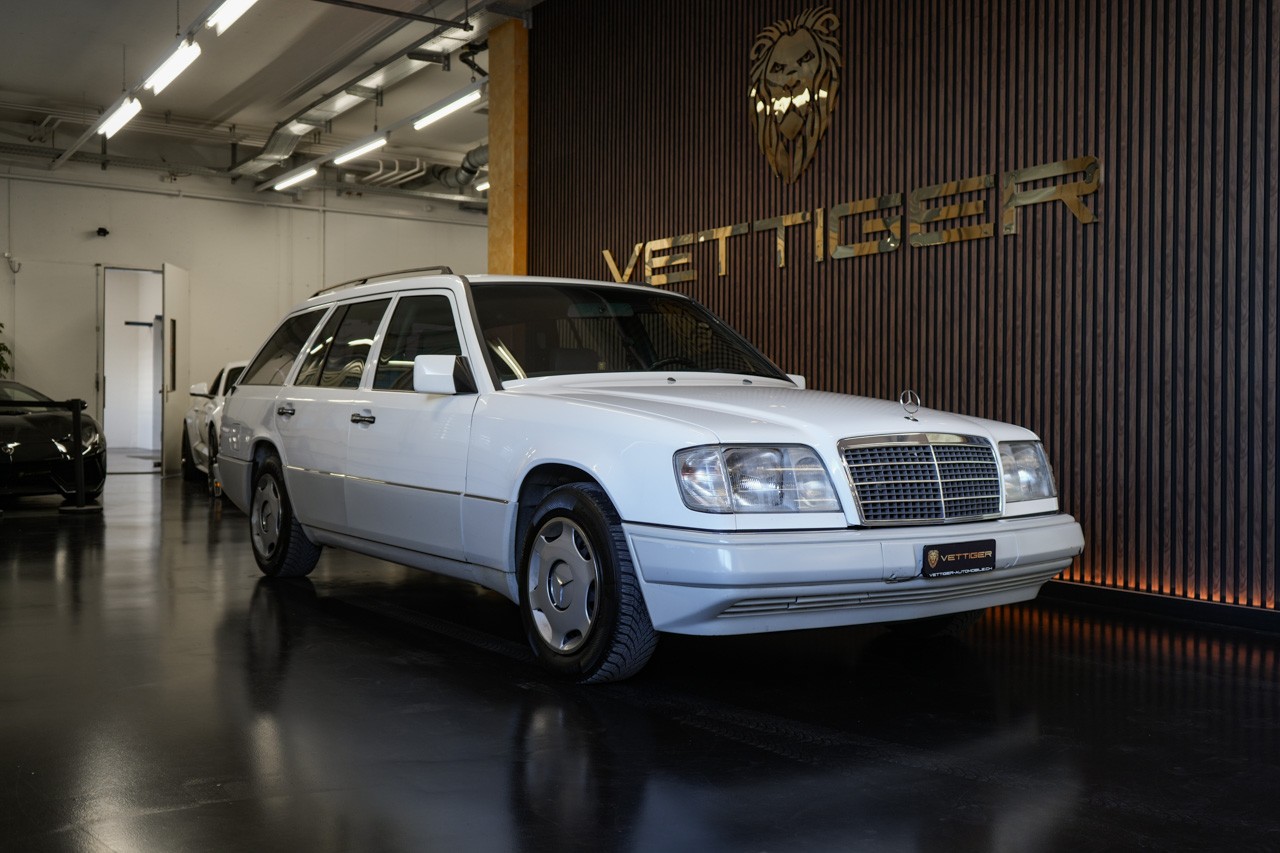 MERCEDES-BENZ E 280-image-0