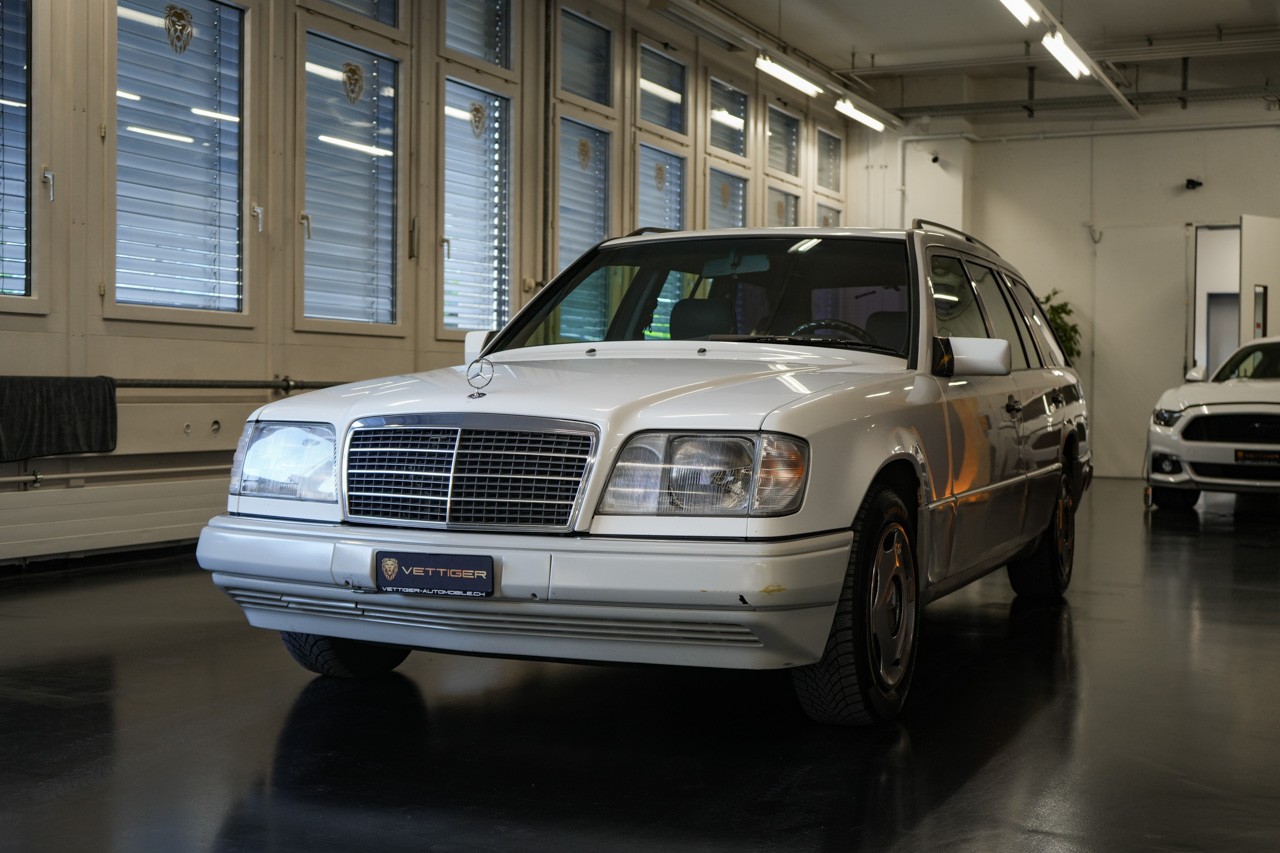 MERCEDES-BENZ E 280-image-2