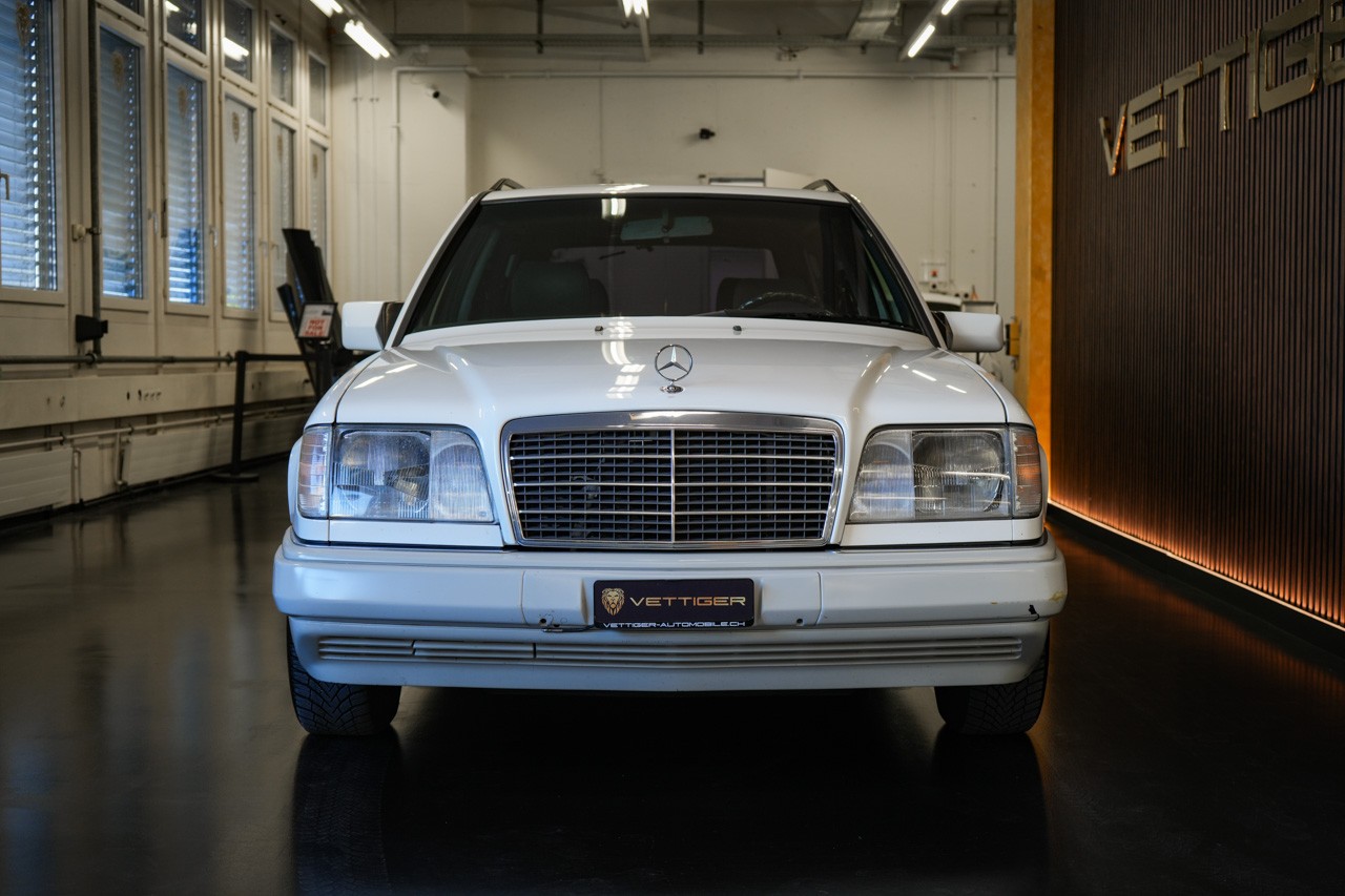 MERCEDES-BENZ E 280-image-1