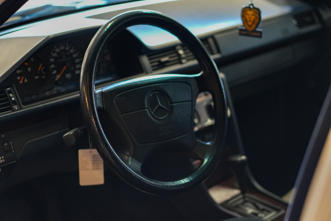MERCEDES-BENZ E 280-image-15
