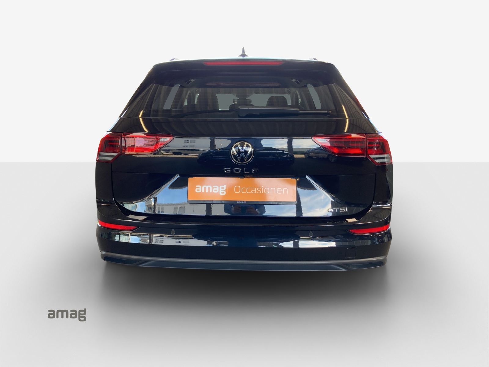 VW Golf Variant 1.5 eTSI mHEV Life-image-3