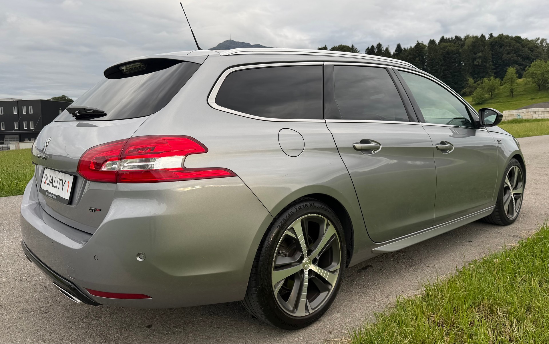 PEUGEOT 308 SW 2.0 BlueHDI GT Automatic-image-5