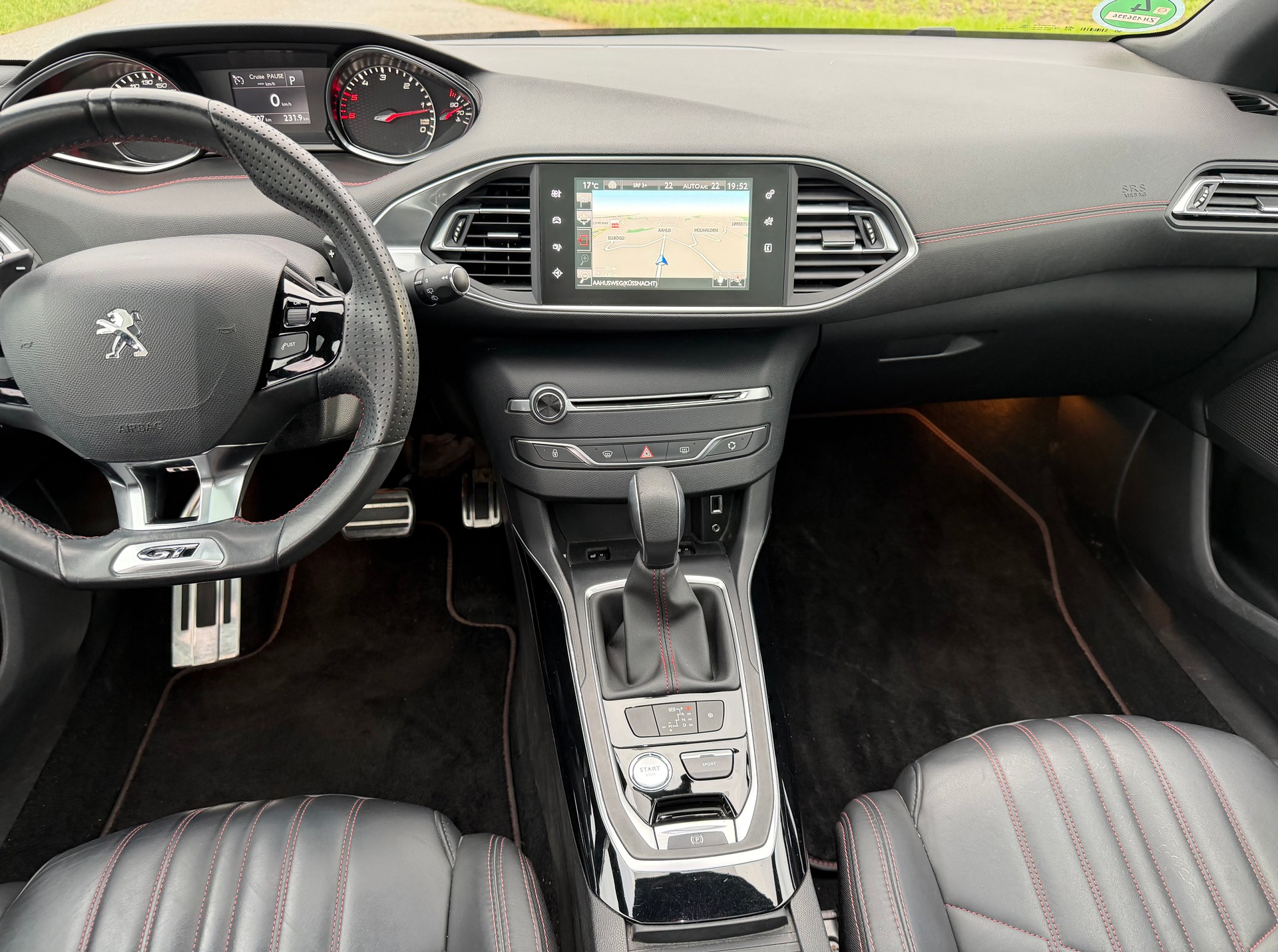 PEUGEOT 308 SW 2.0 BlueHDI GT Automatic-image-13