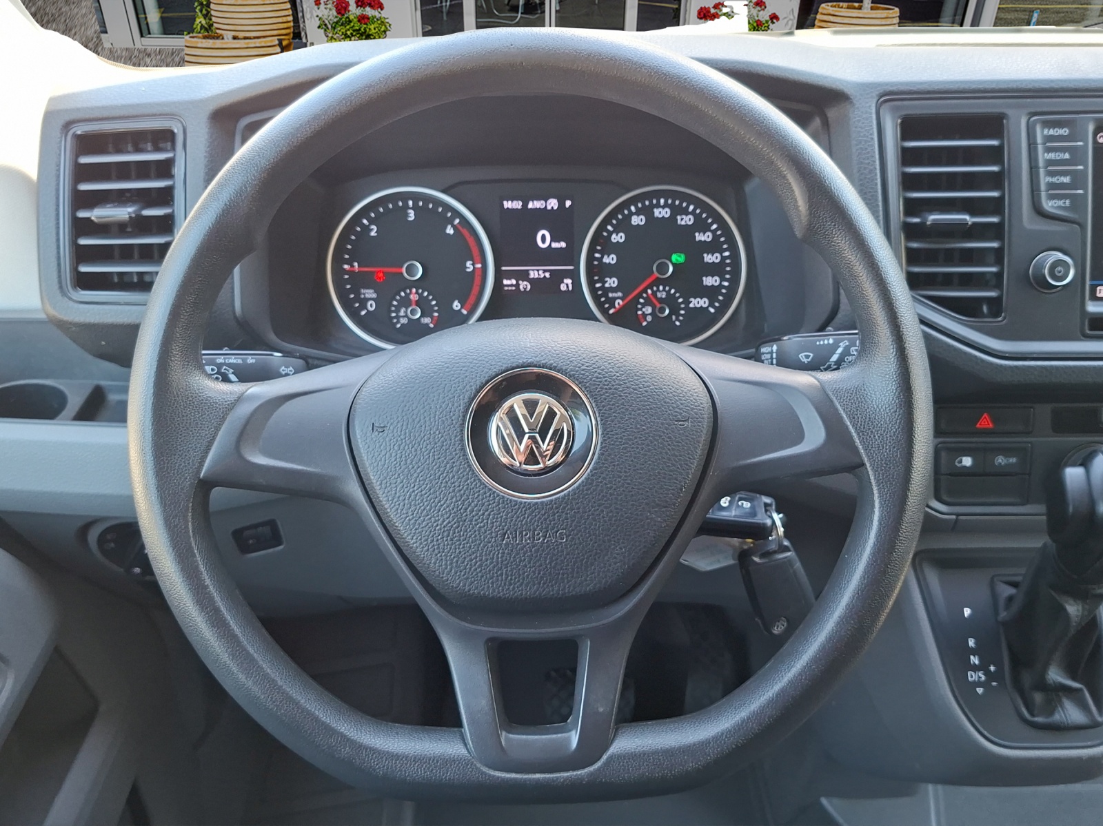 VW Crafter 35 2.0 BiTDI L3 4Motion A-image-9