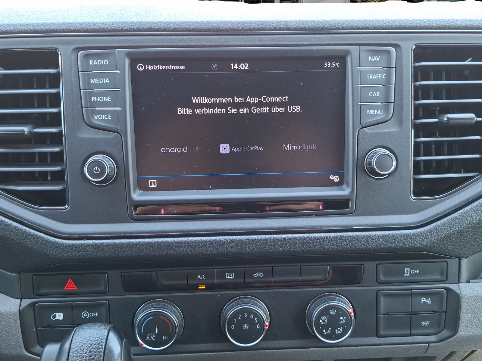 VW Crafter 35 2.0 BiTDI L3 4Motion A-image-13