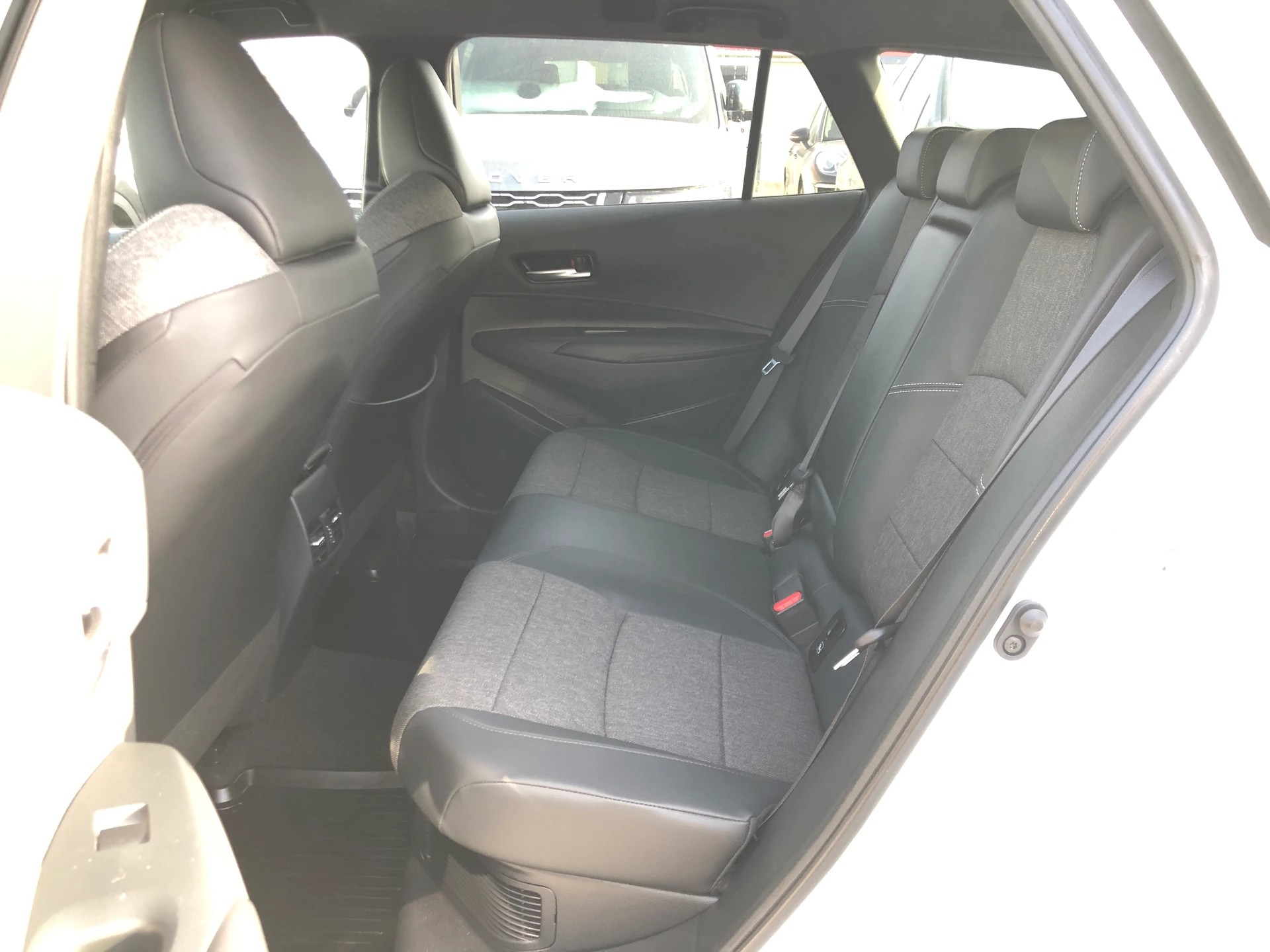 TOYOTA Corolla Touring Sports 2.0 HSD Trend e-CVT-image-13