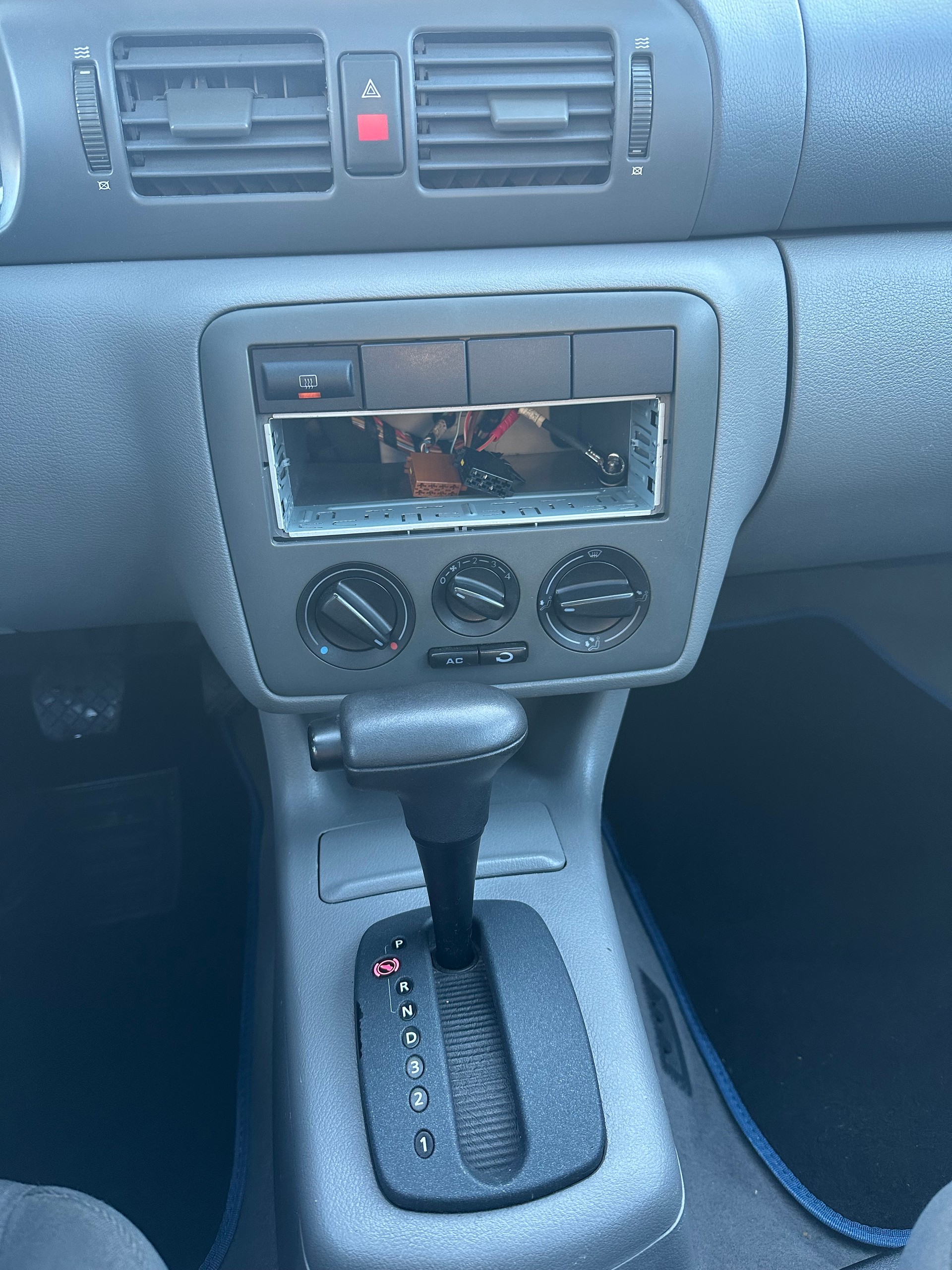 SKODA Octavia 1.6 GLX-image-14