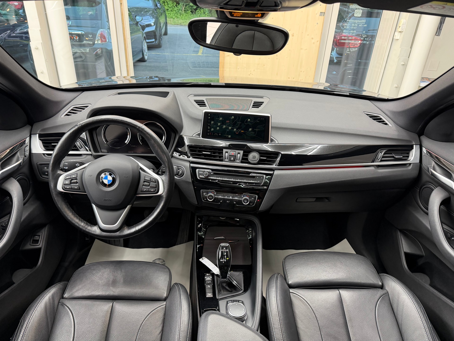 BMW X1 20d xDrive-image-10