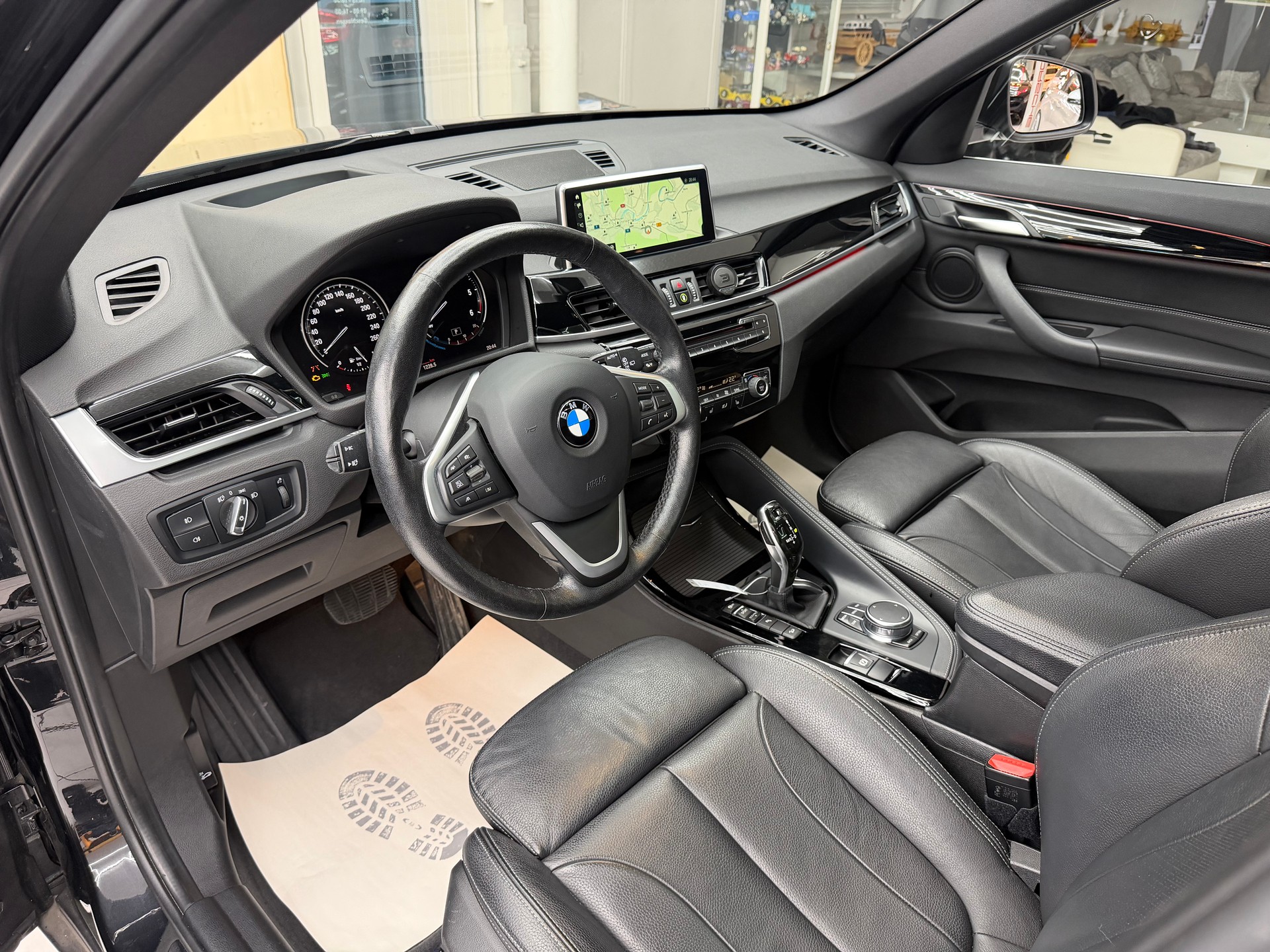 BMW X1 20d xDrive-image-11