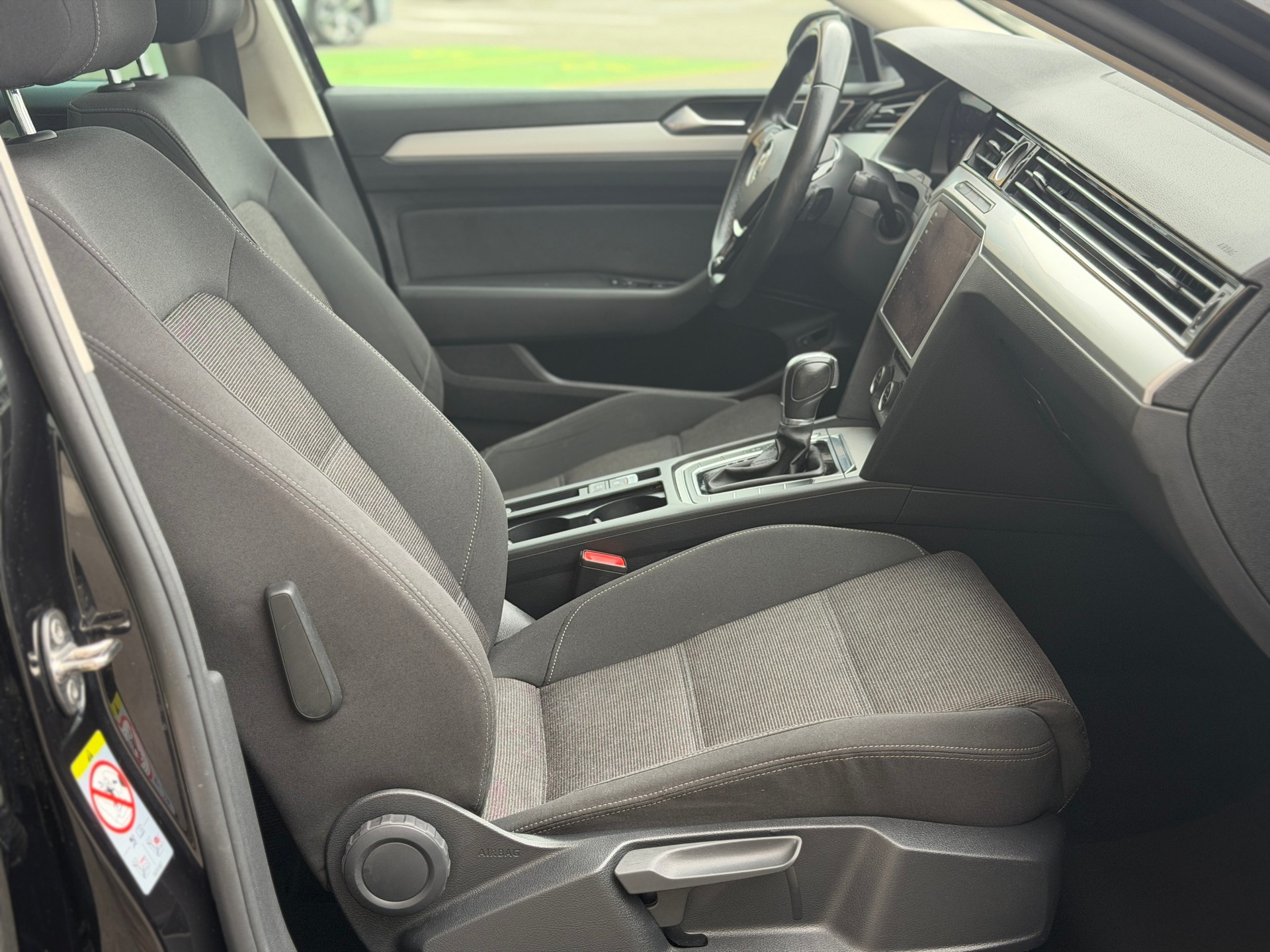 VW Passat Variant 2.0 TDI BMT Comfortline DSG-image-24