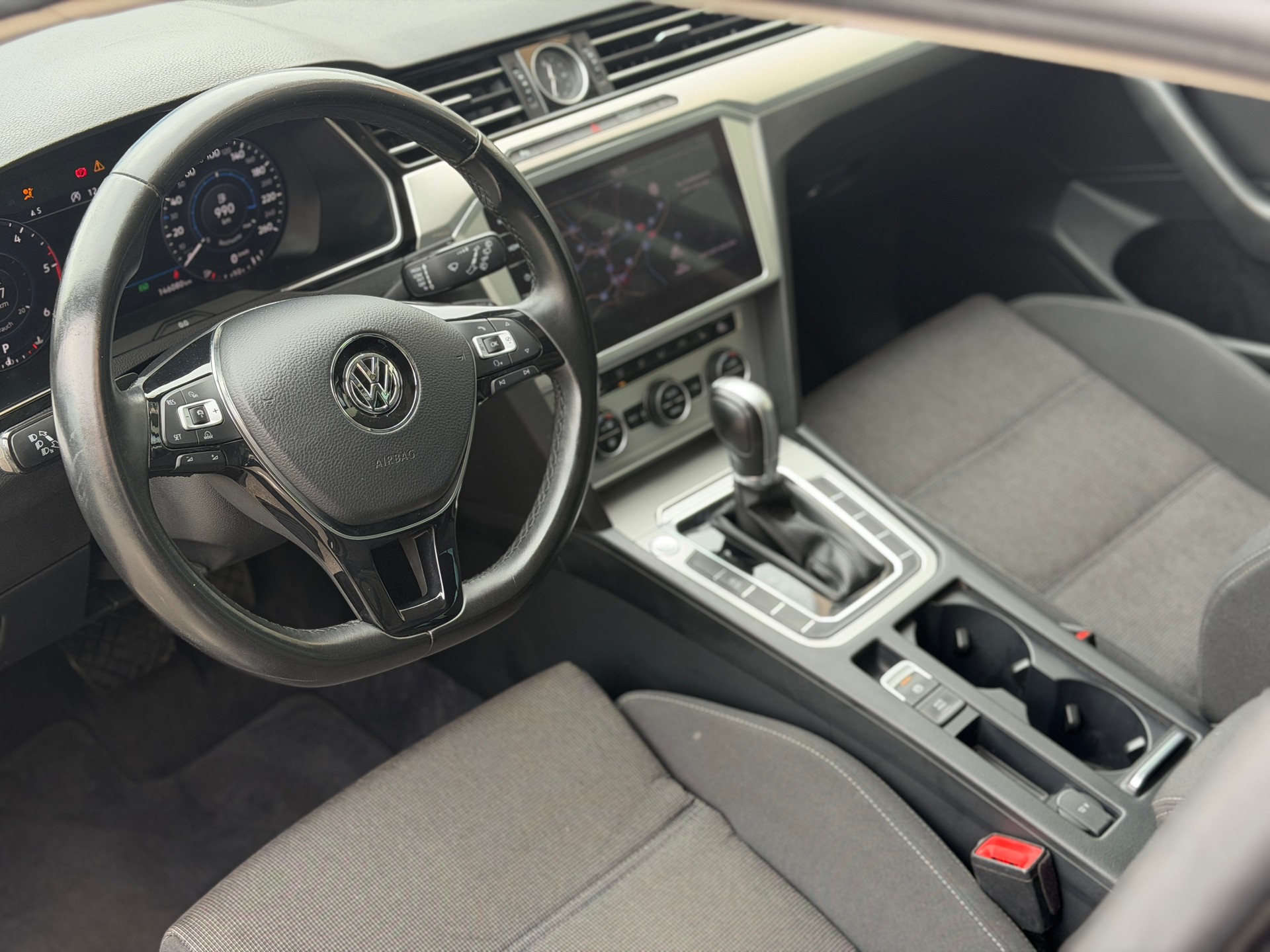 VW Passat Variant 2.0 TDI BMT Comfortline DSG-image-17