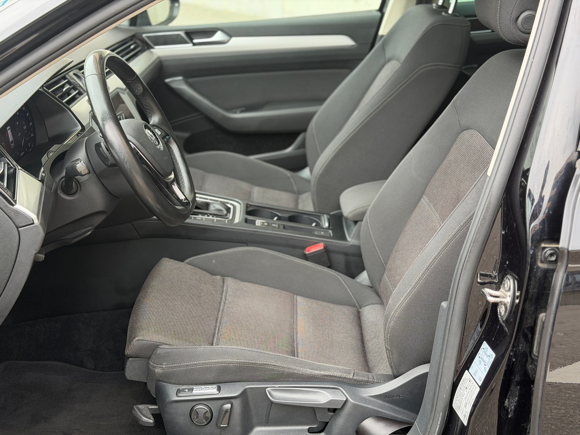 VW Passat Variant 2.0 TDI BMT Comfortline DSG-image-13