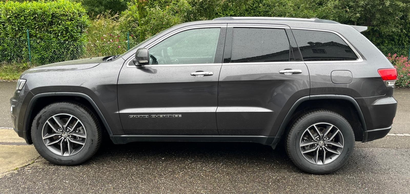 JEEP Grand Cherokee 3.0 CRD Limited Automatic-image-3