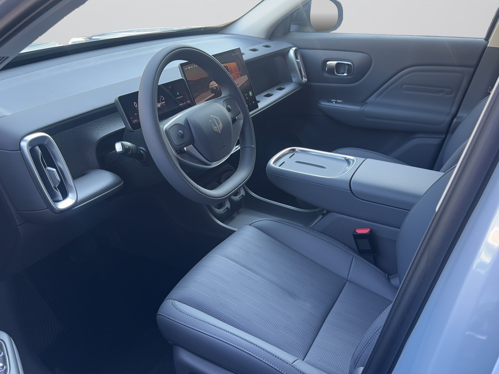 LEAPMOTOR B10 1.5 Hybrid EV-image-4
