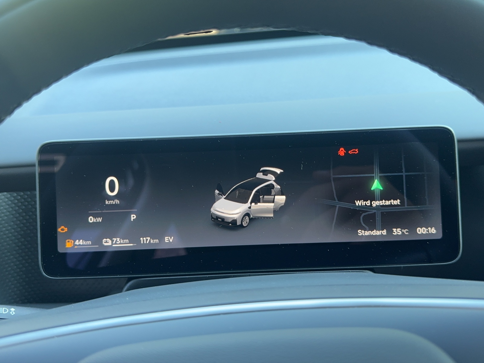 LEAPMOTOR B10 1.5 Hybrid EV-image-13