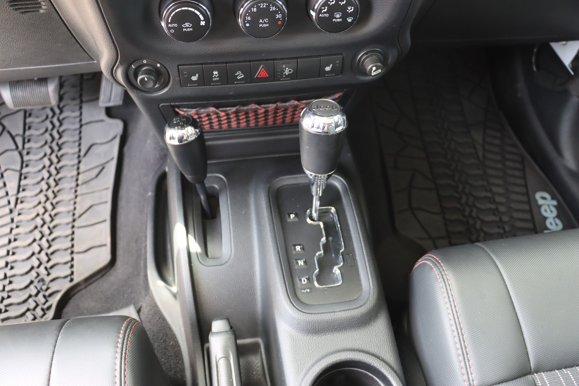 JEEP Wrangler 2.8CRD Unlimited Rubicon Automatic-image-18