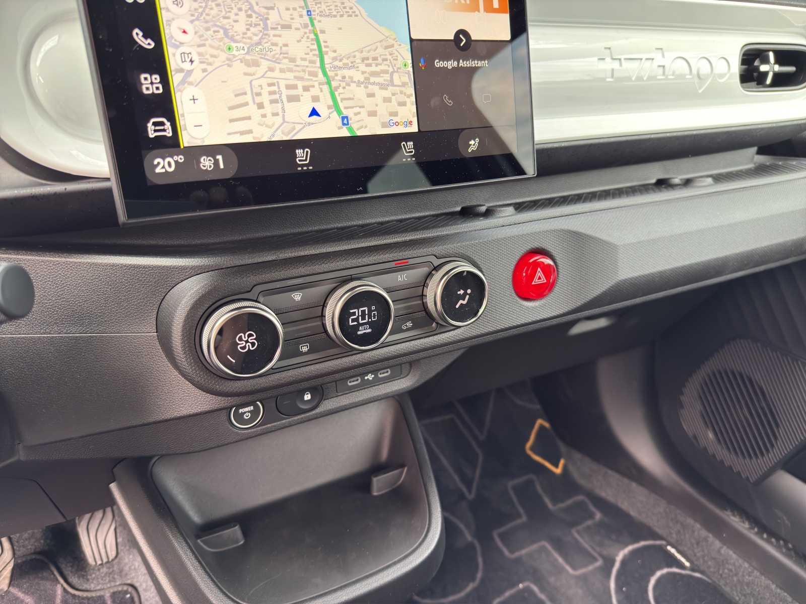 RENAULT Twingo E-Tech 27kWh Techno-image-13