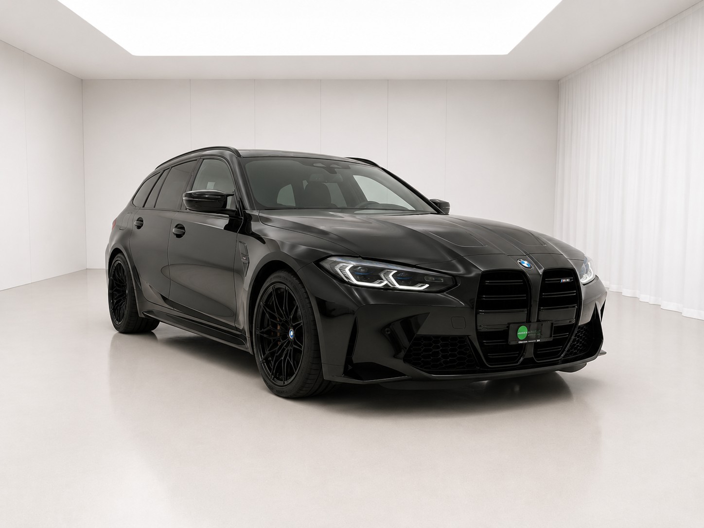 BMW M3 Touring xDrive Competition M-showroom-element-1