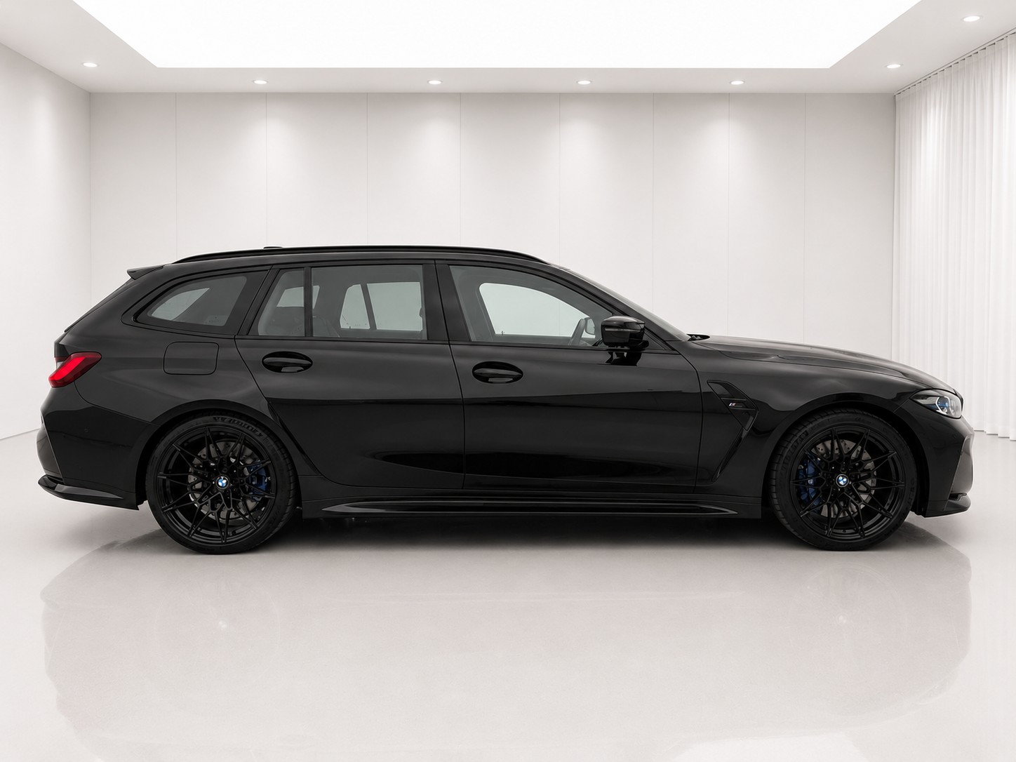 BMW M3 Touring xDrive Competition M-image-6
