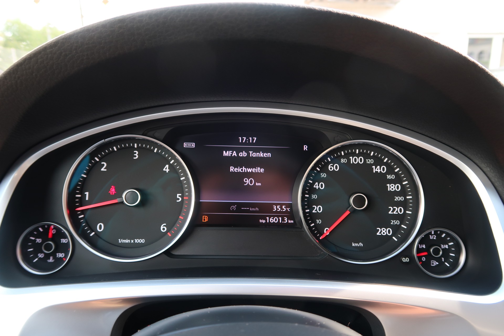 VW Touareg 4.2 TDI Tiptronic-image-13