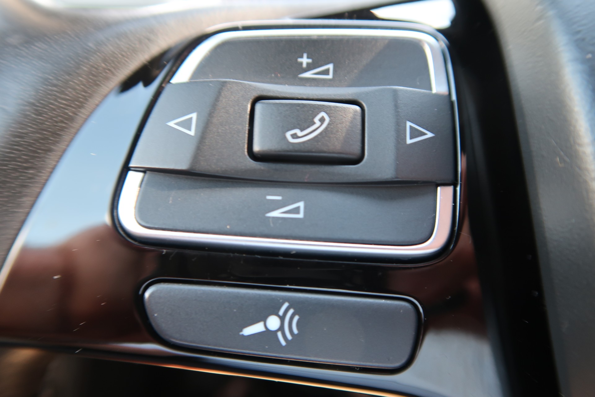 VW Touareg 4.2 TDI Tiptronic-image-14