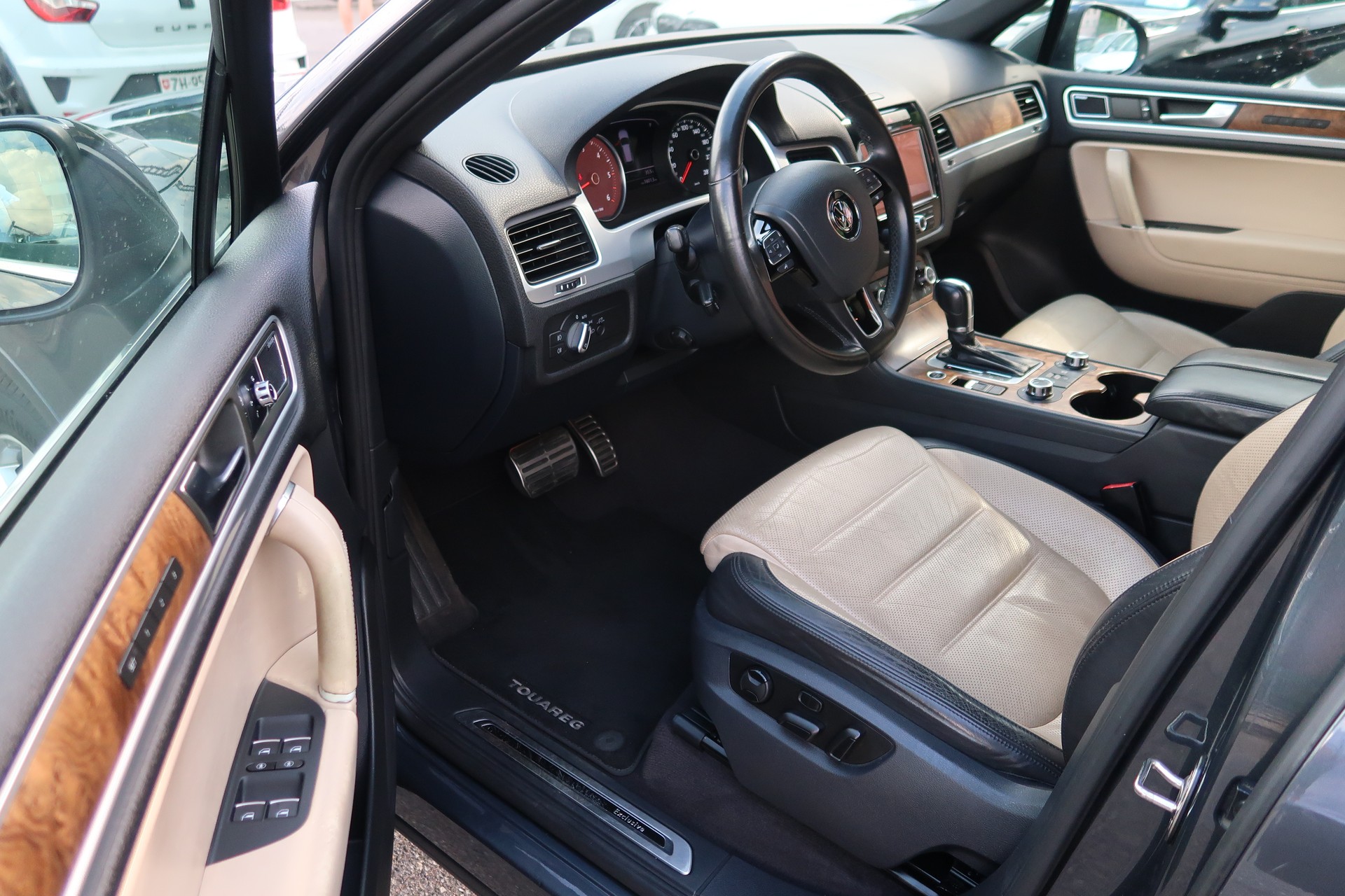 VW Touareg 4.2 TDI Tiptronic-image-7