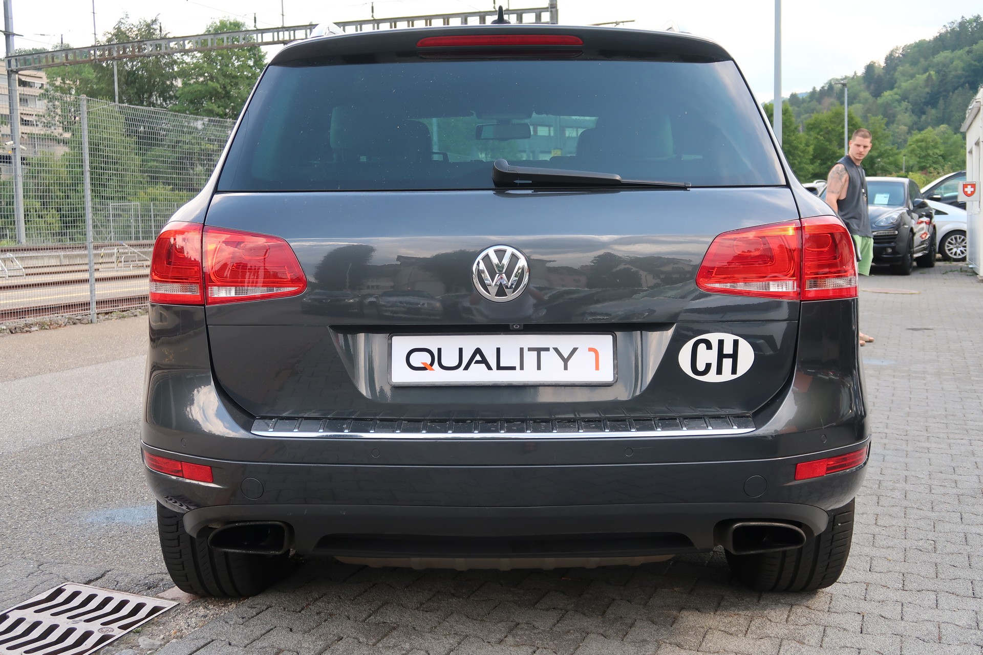 VW Touareg 4.2 TDI Tiptronic-image-4