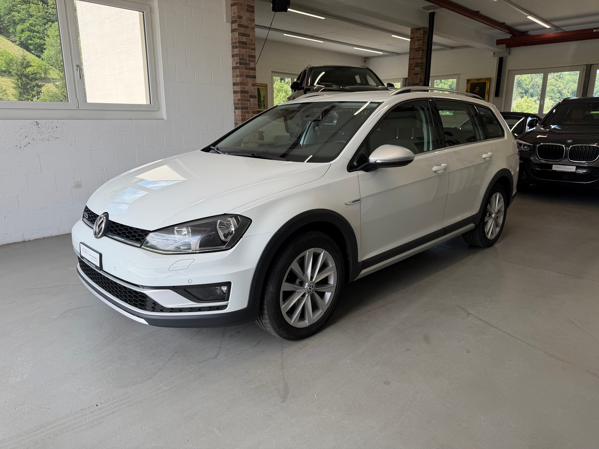 VW Golf 1.8 TSI Alltrack 4Motion-image-0